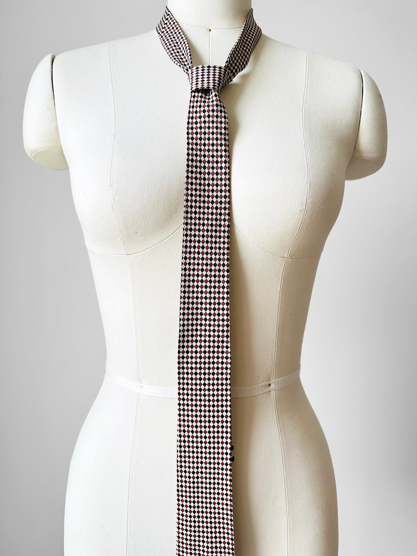 Diamond Patterned Checkered Narrow Tie