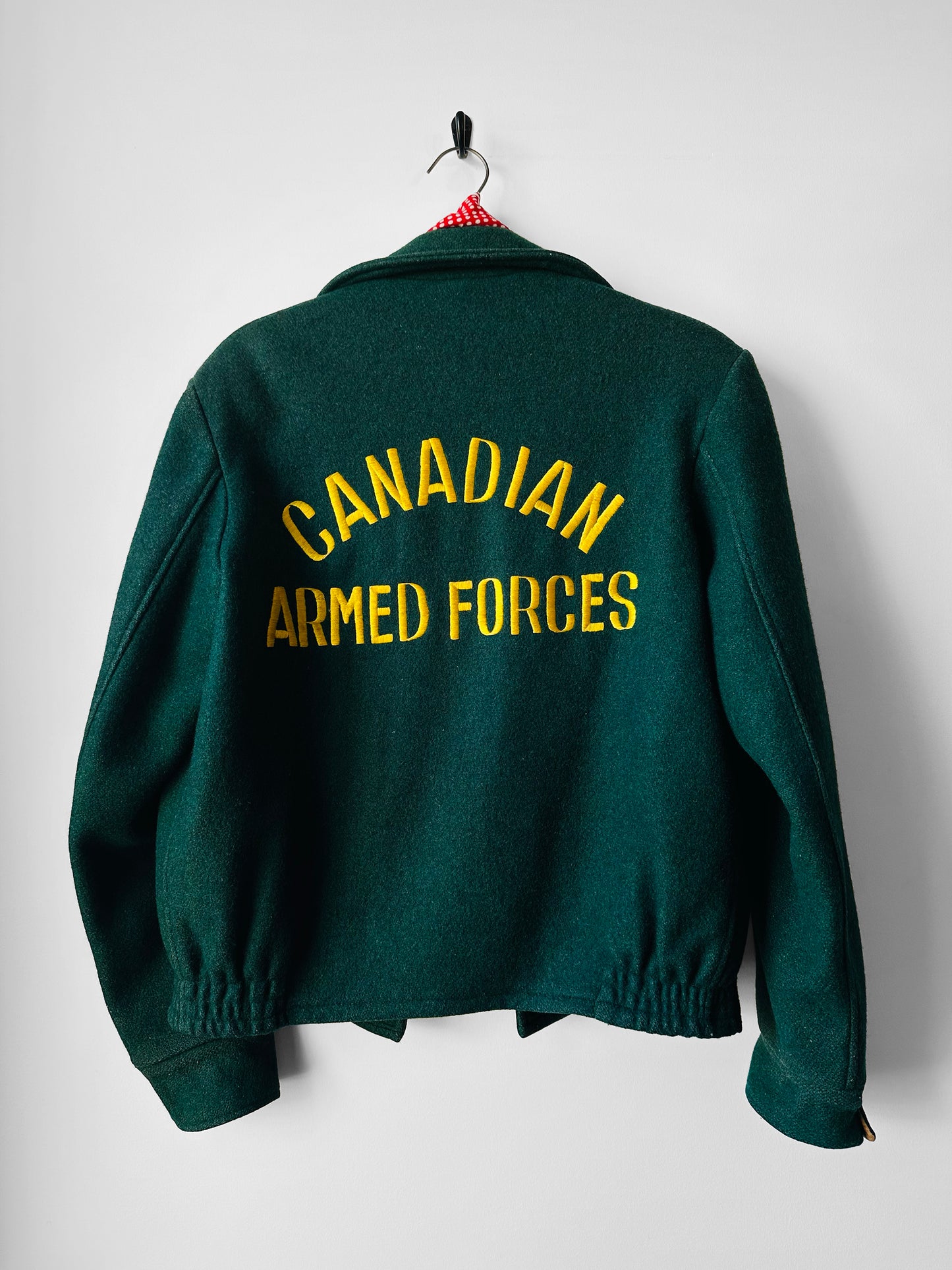 1970s - 1980s Hunter Green Embroidered Snap Button Canadian Armed Forces Patch Jacket