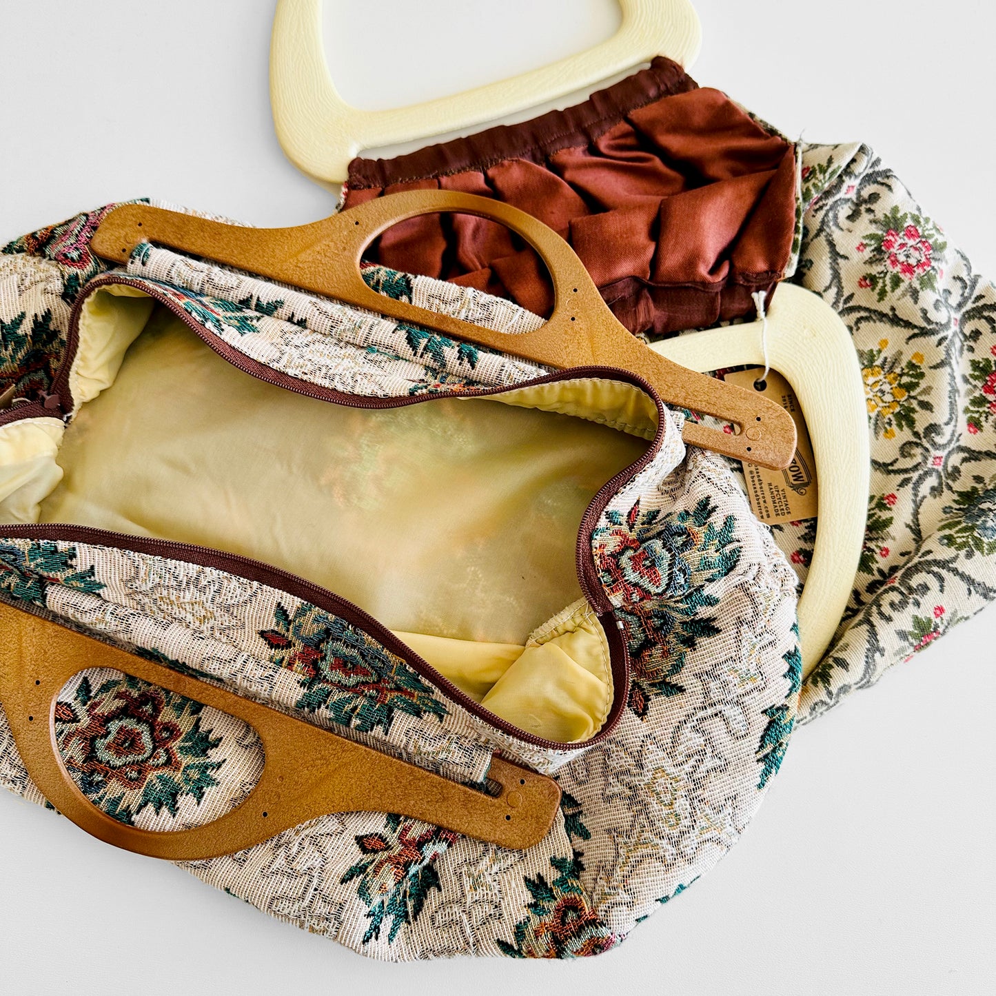 1970s - 1980s Floral Tapestry Faux Wood Handled Zip Top Handbag