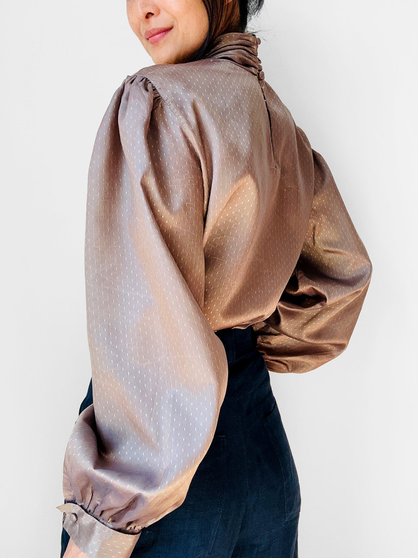 1980s Taupe Ruched Neck Dotted Metallic Blouse - Sz. M