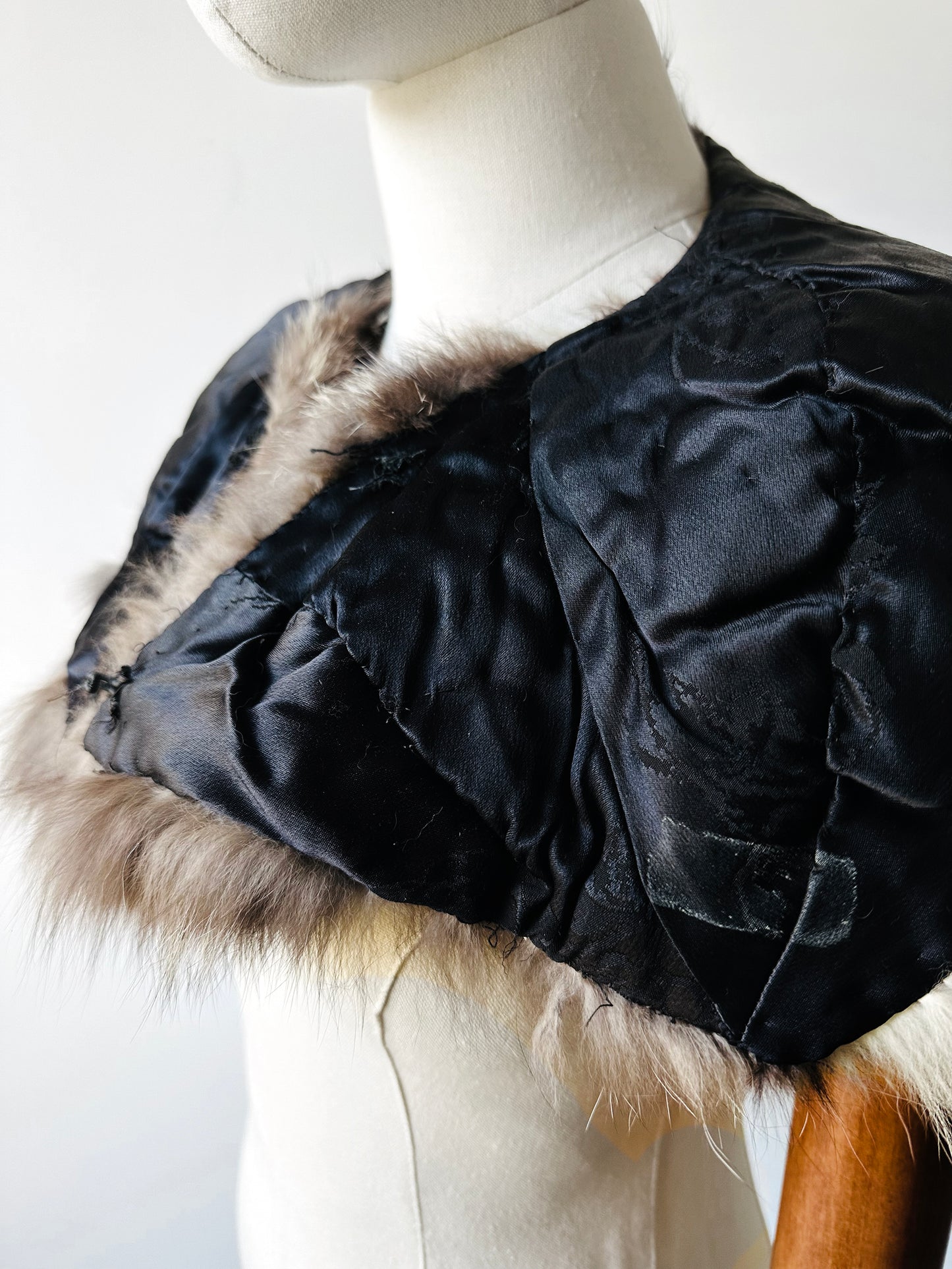 1940s - 1970s Mid-Century Fox Fur Collar or Stole