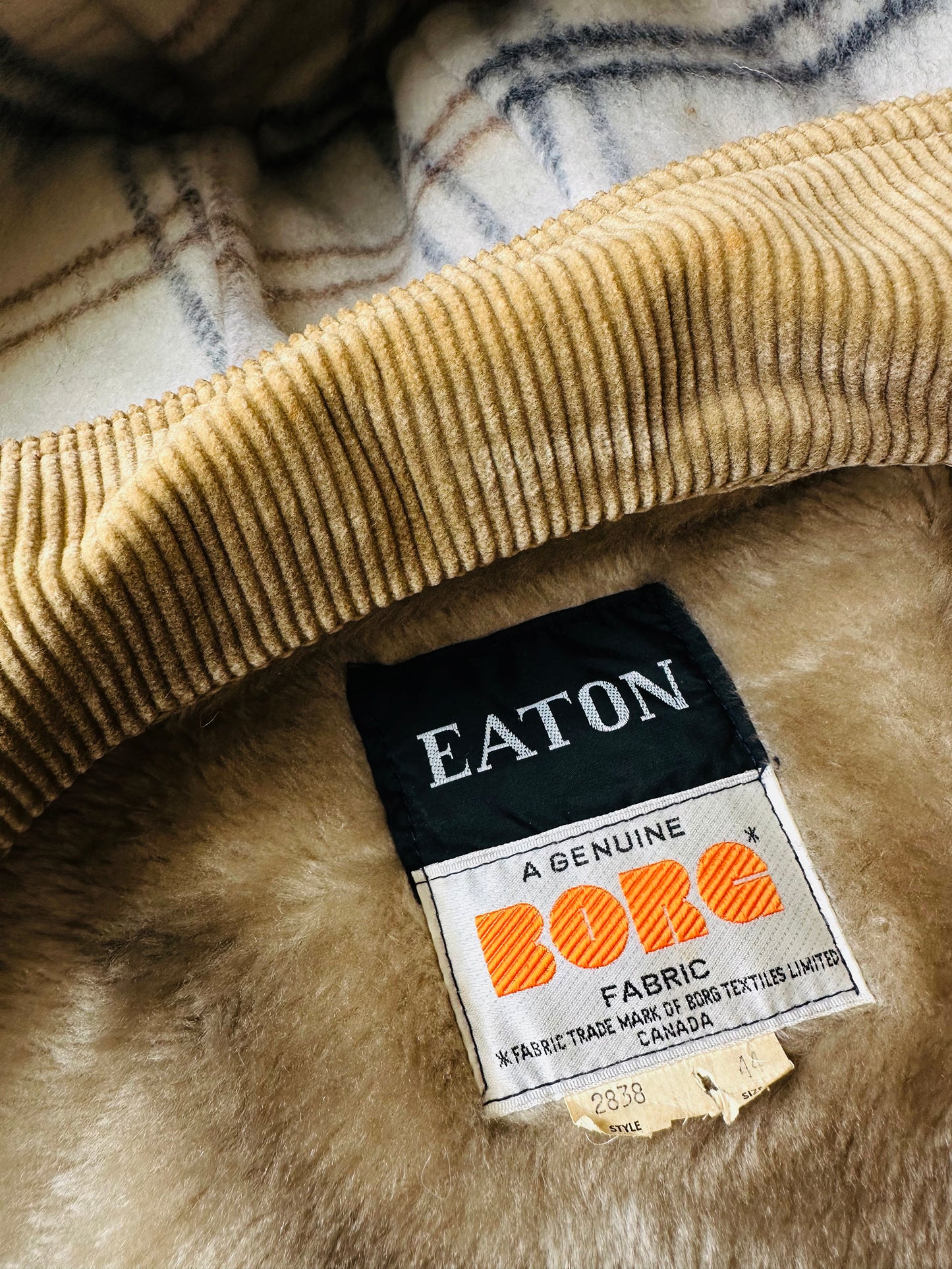 Vintage 1970s EATON'S Tan Corduroy Wool Hood Faux Fur Lined Toggle Button Jacket - Sz. M/L