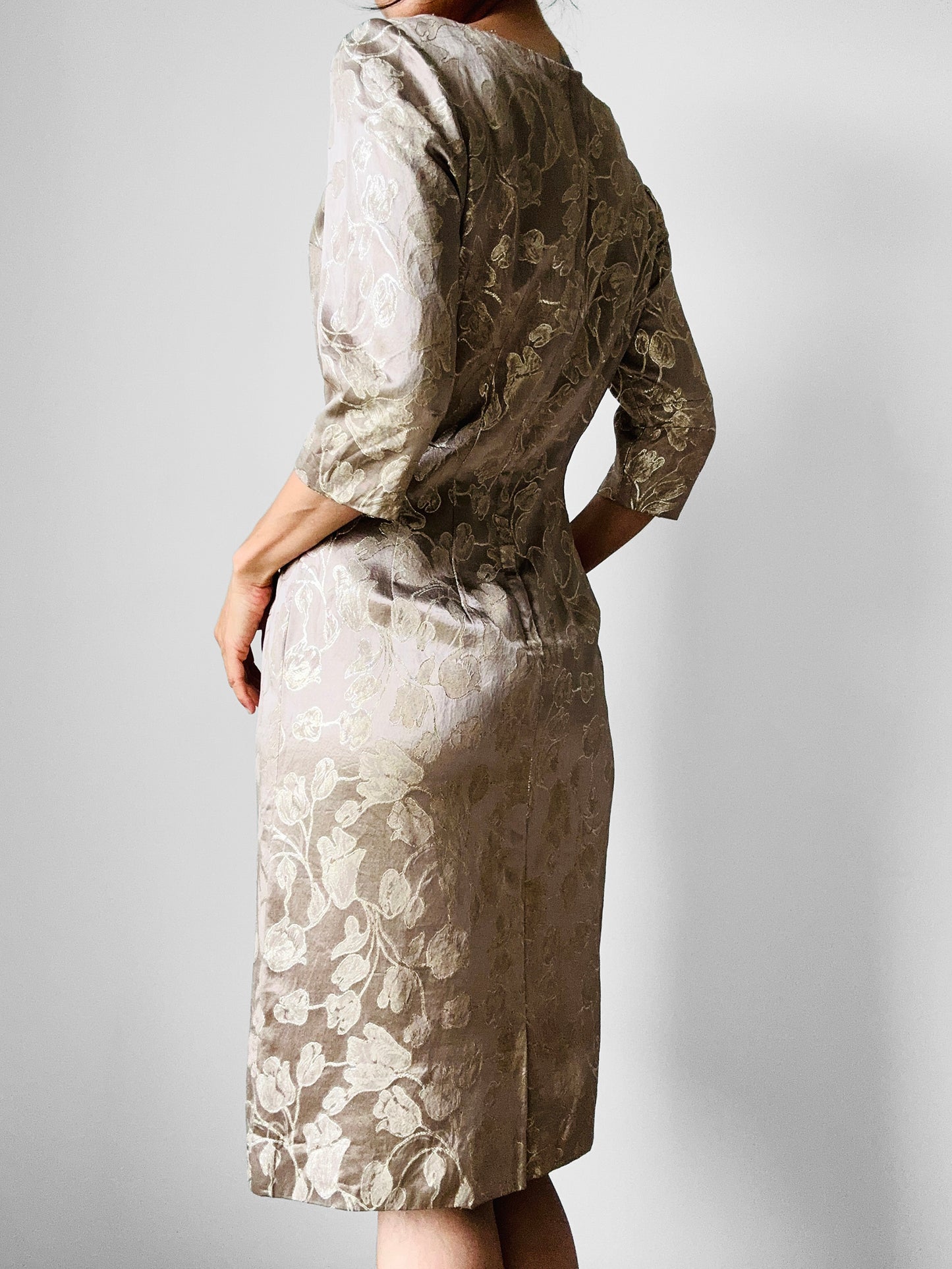 1960s Champagne Floral Shimmery Zip Back Floral Dress - Sz. Sm