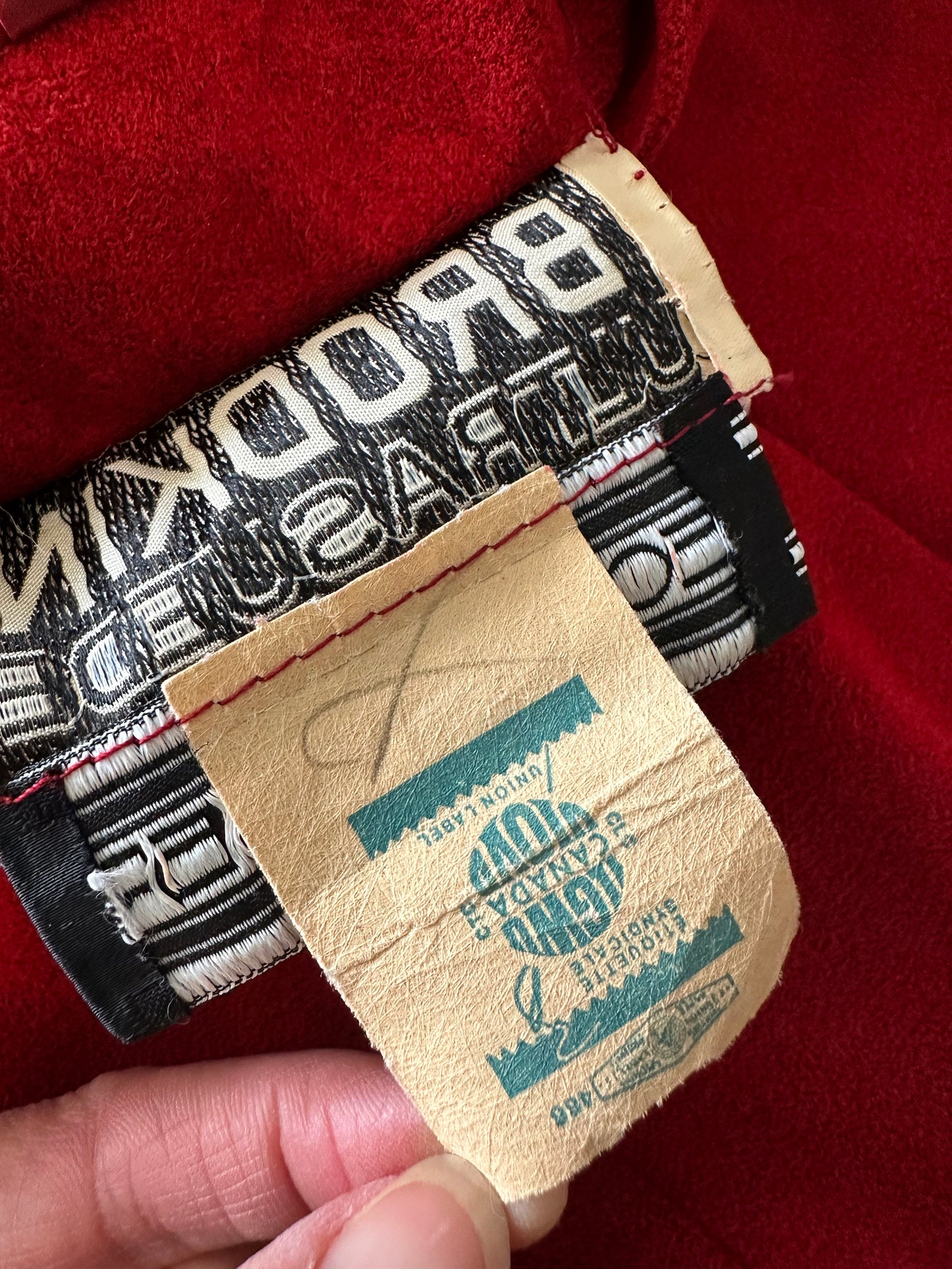 1970s Red Micro Suede Ultrasuede Made in Canada Fitted Jacket - Sz. XS / S