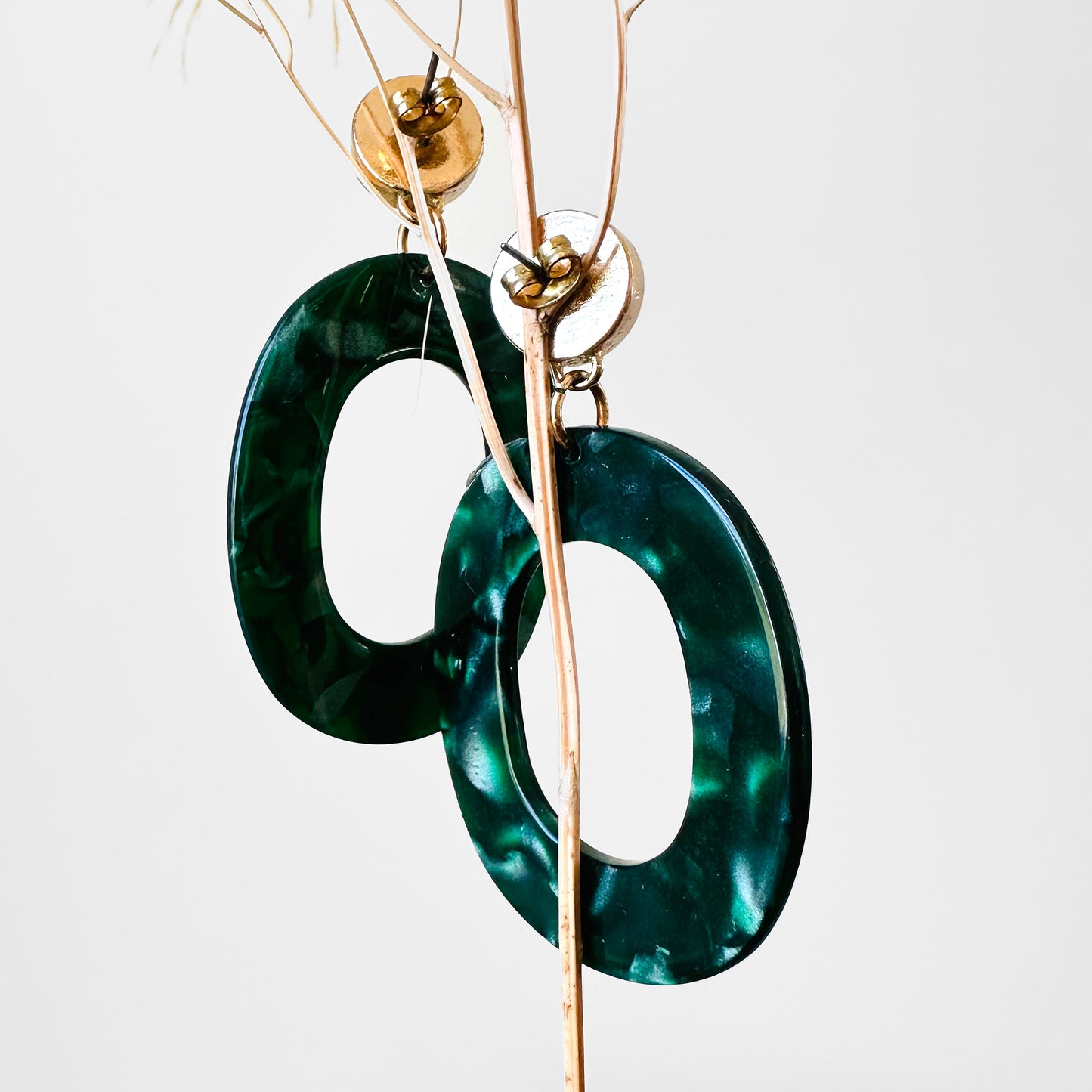 1980s Green and Gold Circle Dangle Post Earrings