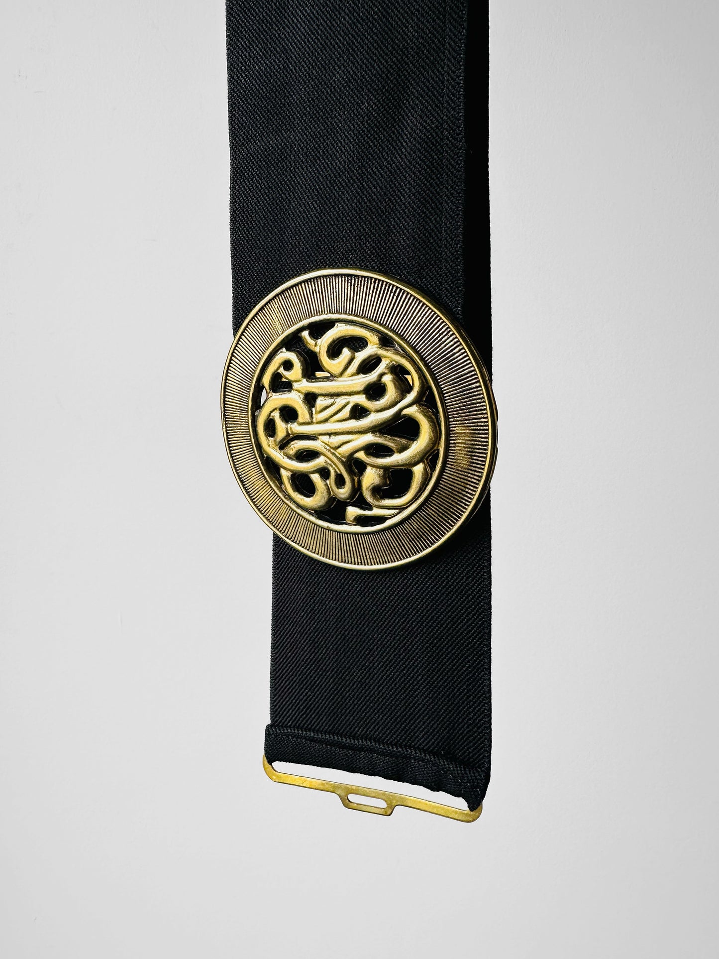1980s - 1990s Wide Black Elastic Stretch Belt with Ornate Gold-Toned Scrollwork Buckle