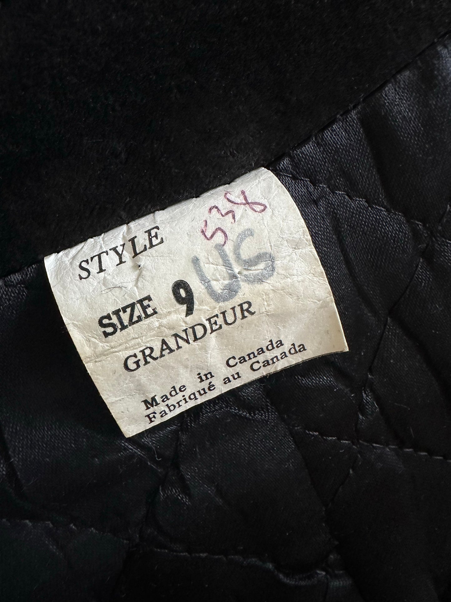 1970s Black Suede Belted Trench coat with Fur Collar and Quilted Lining - Sz. XXS/XS