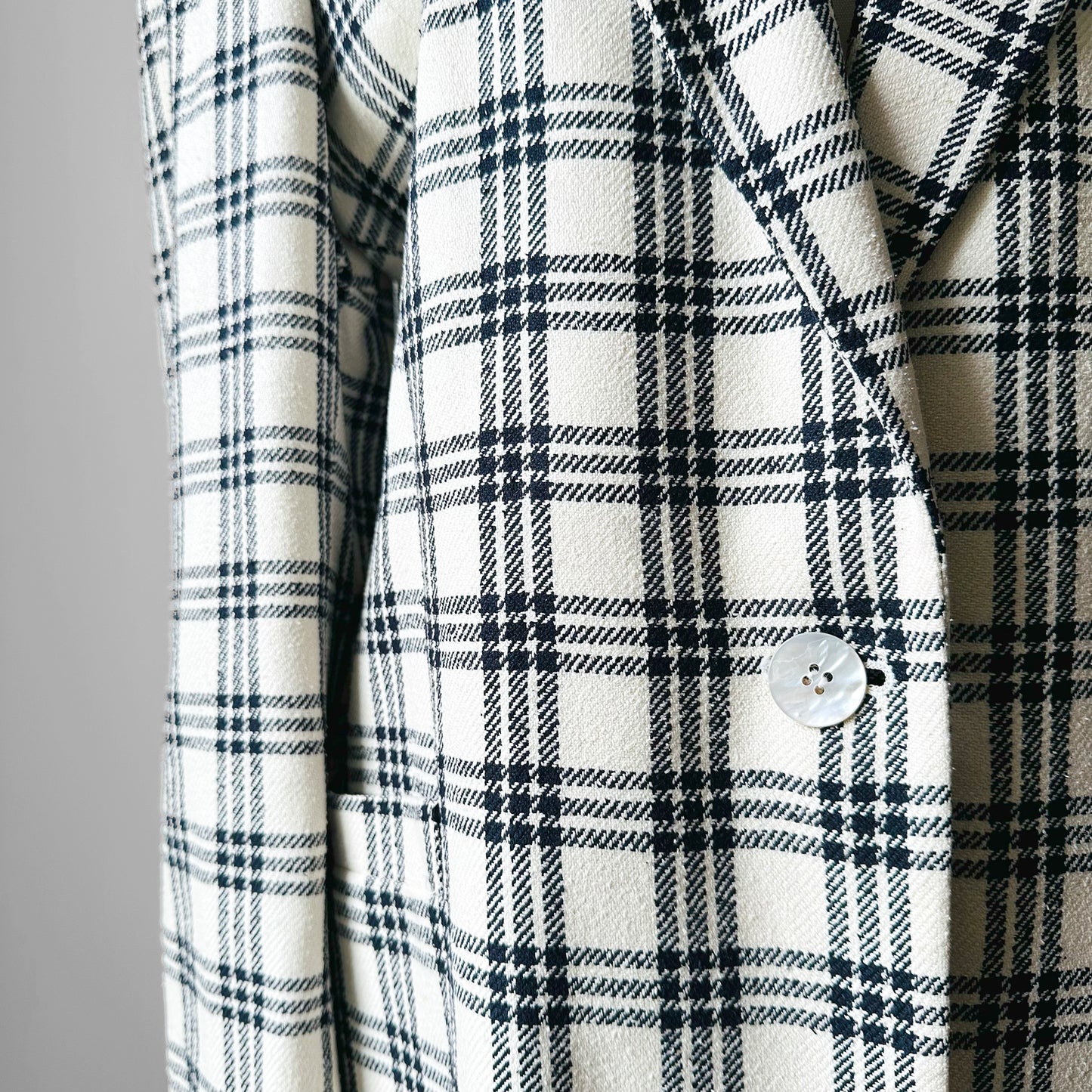 1980s Off-White and Black Plaid Silk Blazer Jacket - Sz. M/L