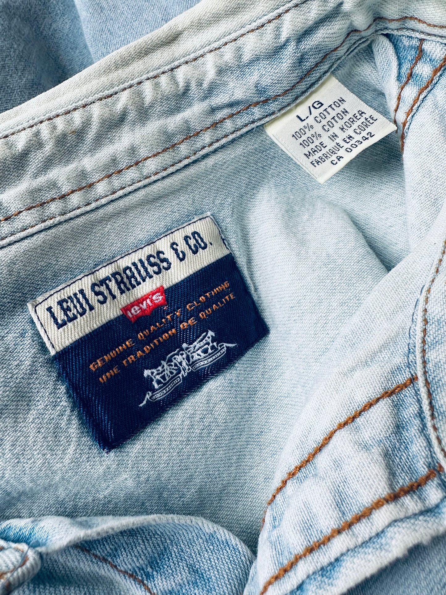 1980s - 1990s Orange Tab Levi's Light Faded Wash Denim Jean Shirt - Sz. L
