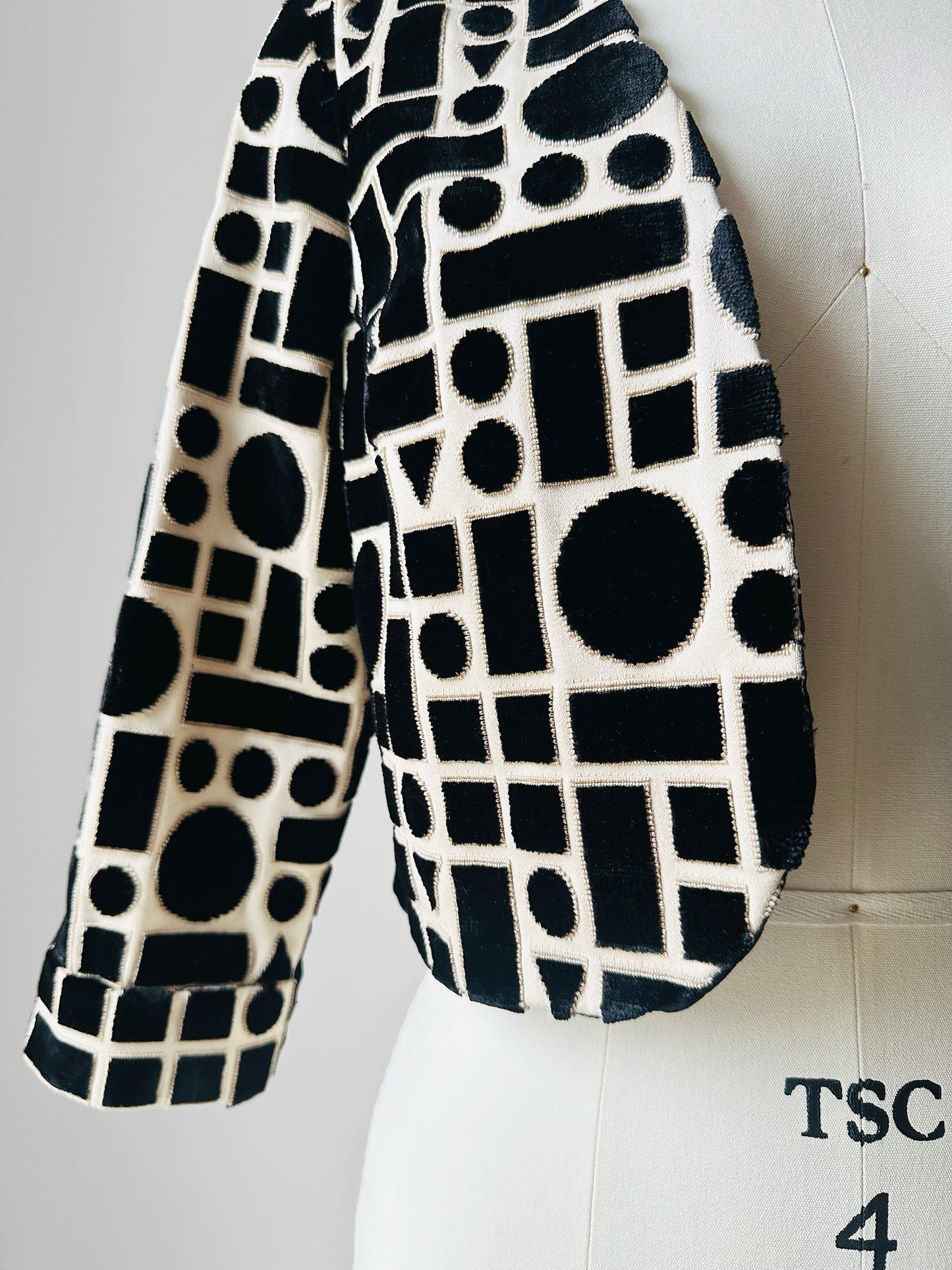 1990s - 2000s Black Off-White Velvety Cropped Jacket - Sz. Sm