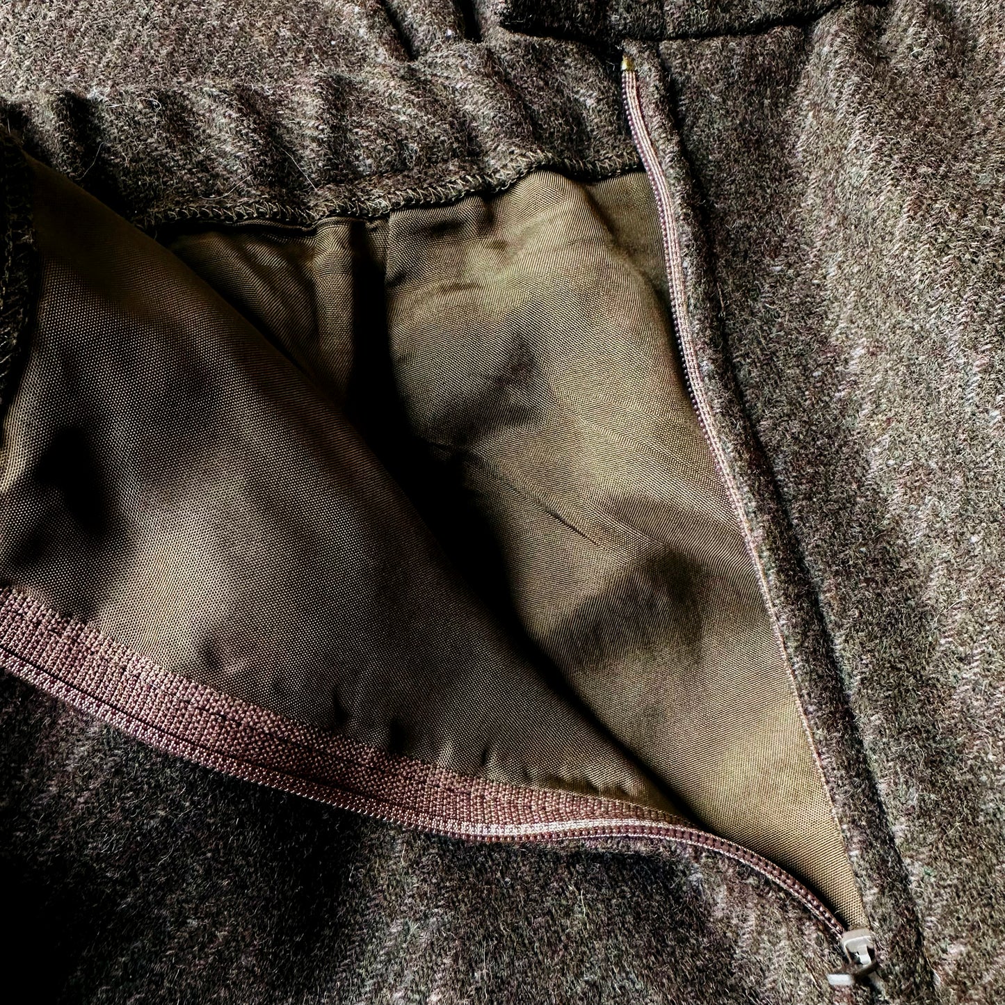 1960s Olive Wool Tweed Pleated Fit and Flare Knee Length Skirt - Sz. Small