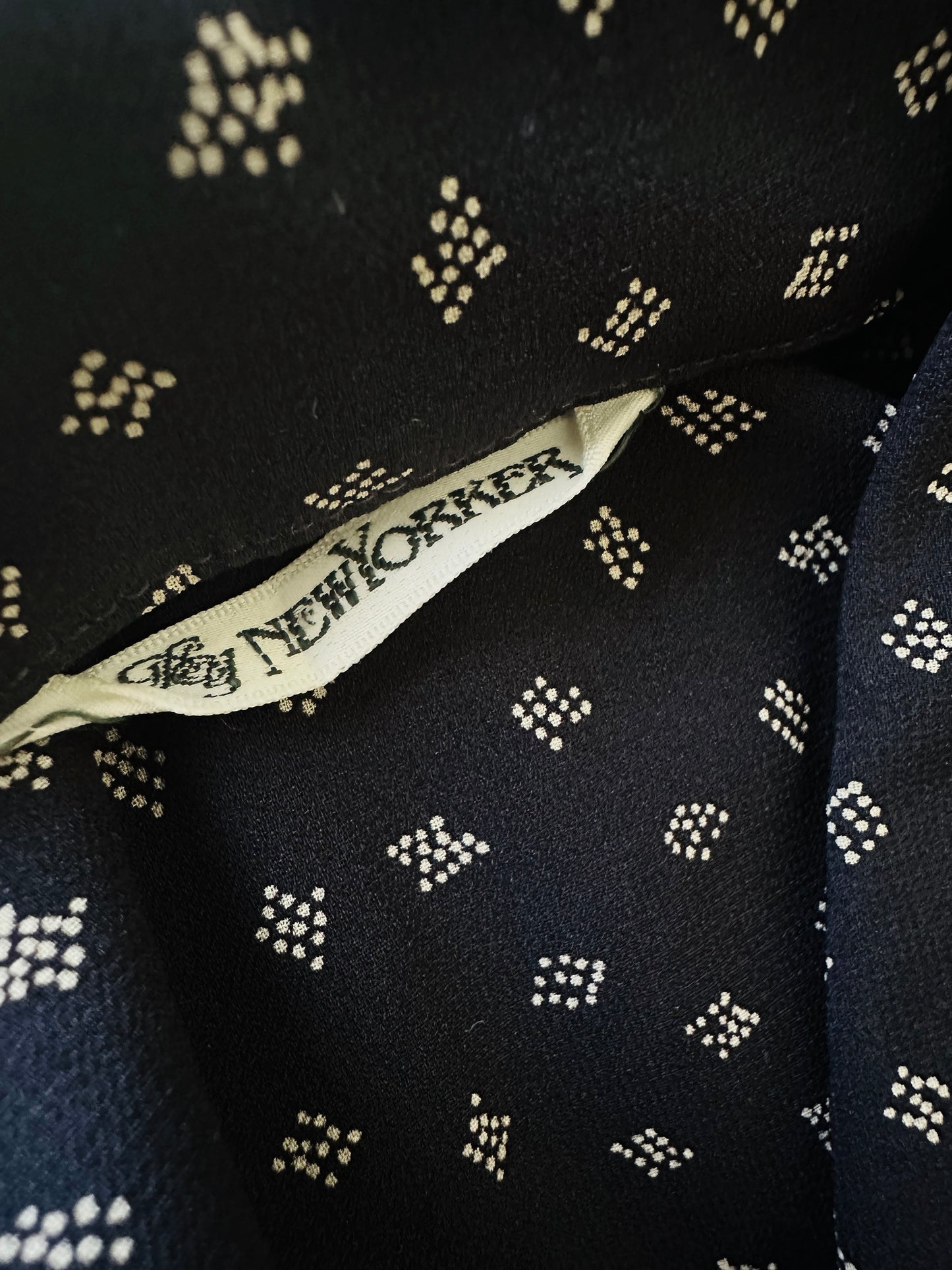 1990s Black Patterned Short Sleeve Tapered Blouse - Sz. Sm