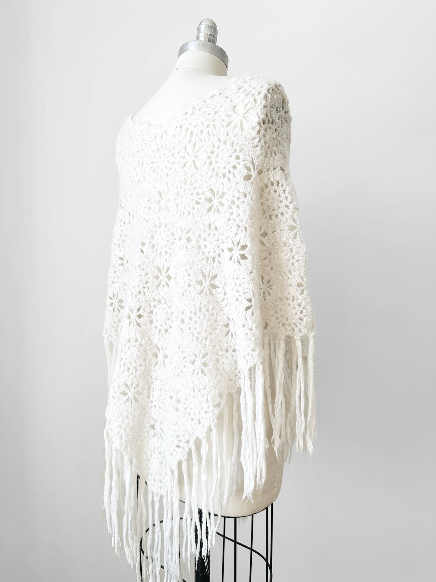 Vintage, 1970s Off White Fringe V-Neck Knit Shawl - Sz. Sm