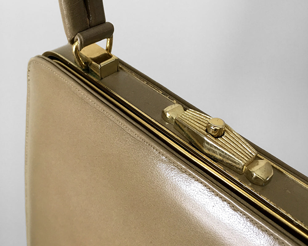 1950s Compact Beige Leather Structured Purse Handbag