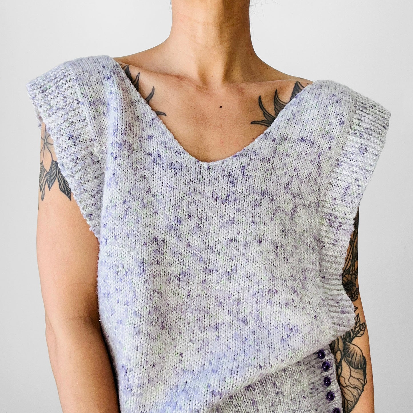 1980s Cream and Purple Speckled Side Button Open Side V-Neck Knit Vest Top