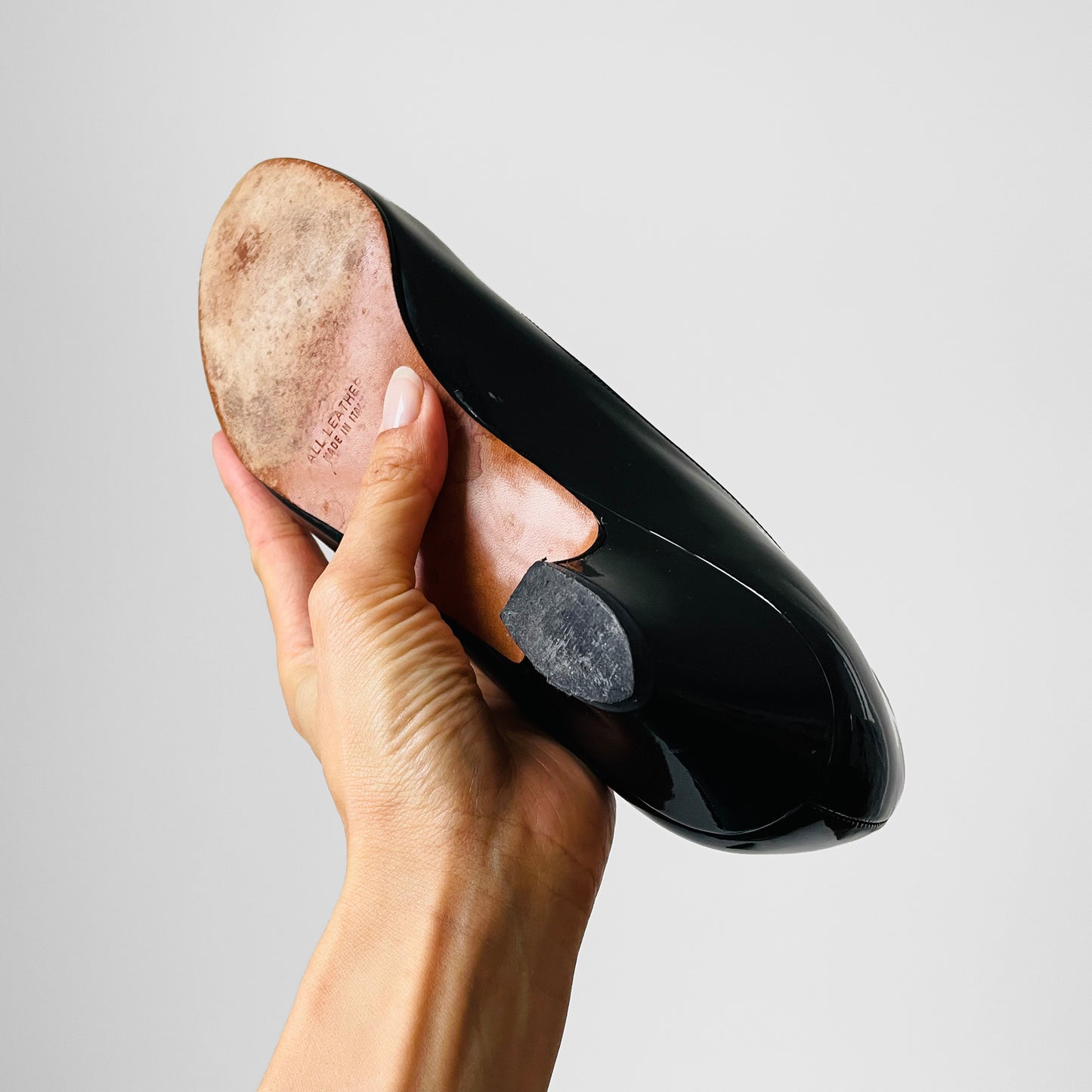 1990s Roberto Capucci Black Patent-Leather Gold Buckle Slip-On Shoes - Sz. 8AA