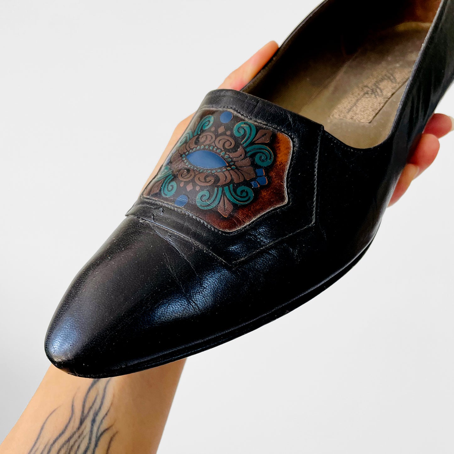 1980s Made in Italy Black Leather Pointed-Toe Slip-On Low-Heeled Shoe