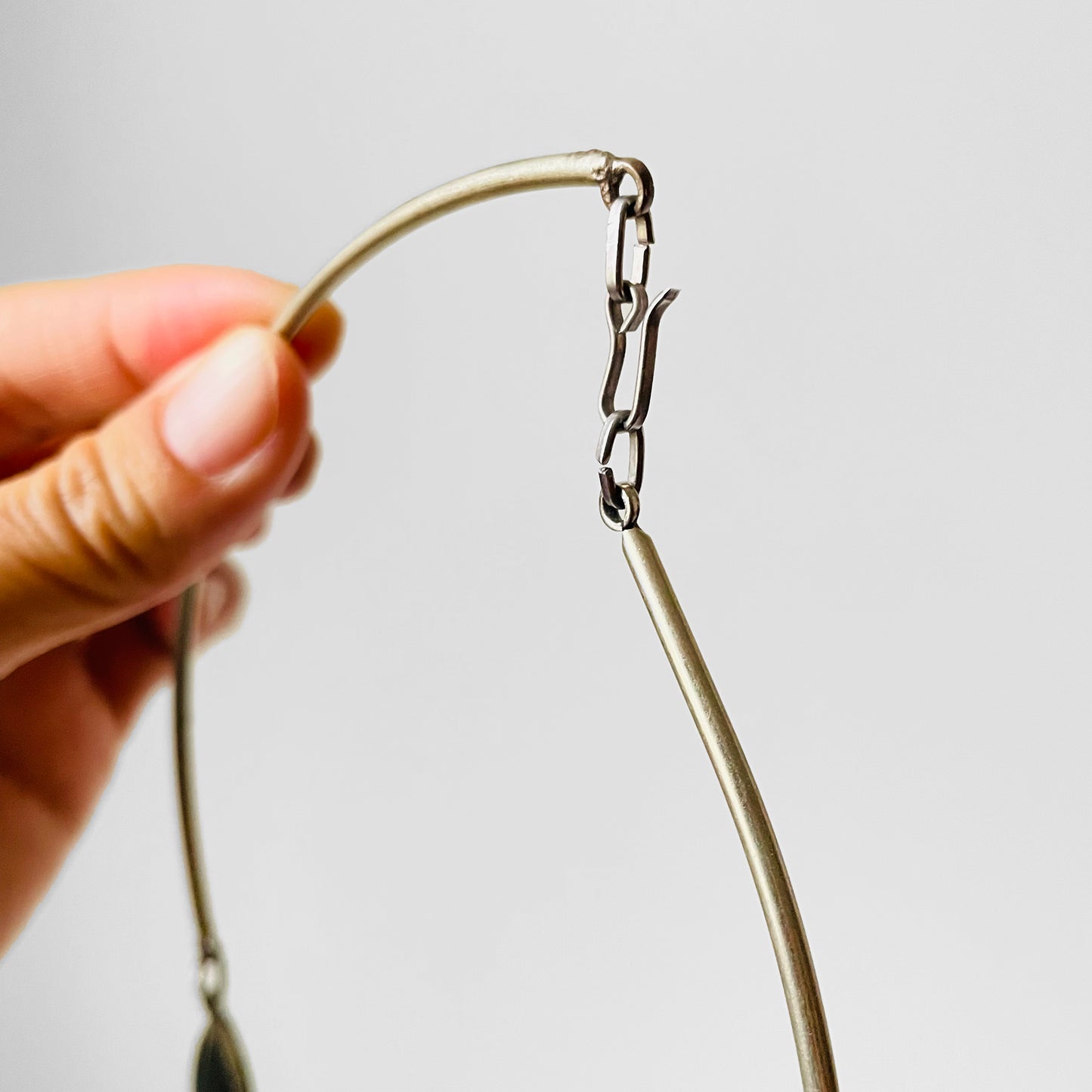 1970s Double Sided Silver-Toned Enamelled Shell Necklace