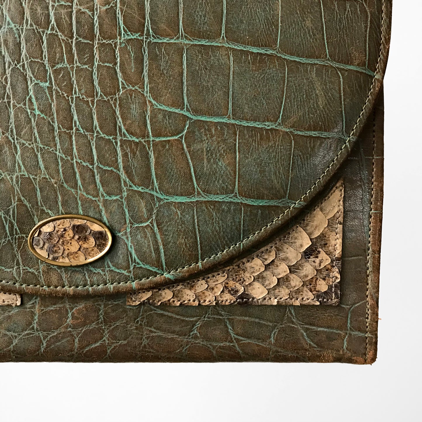 1960s Made in the USA Alligator Skin Clutch Purse w/Mirror and Coin Purse