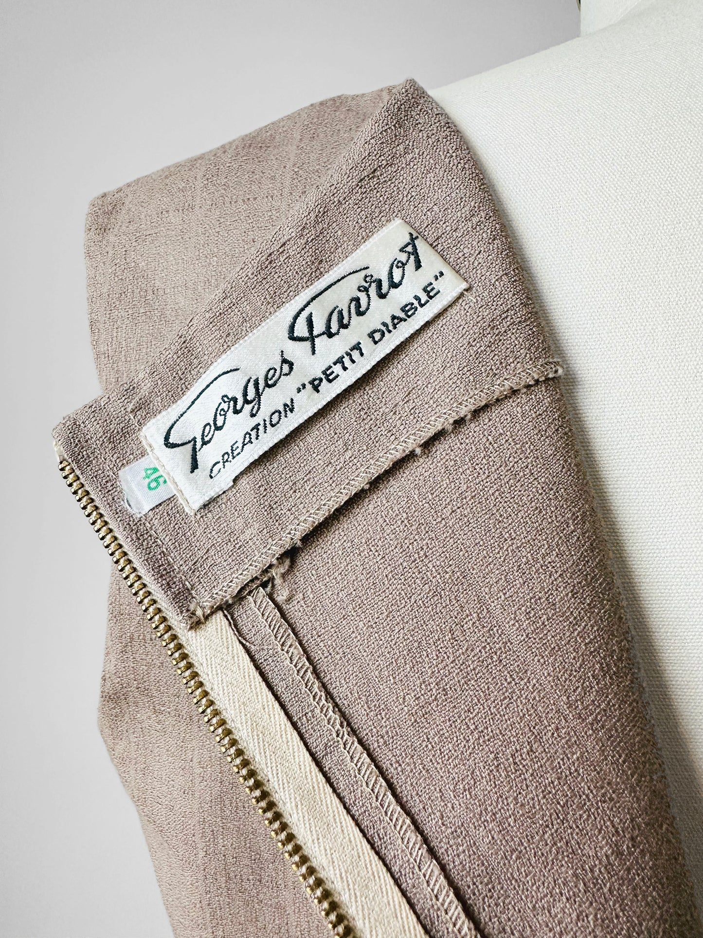 1960s Greige Zip Back Little Devil Button Detail Dress - Sz. M