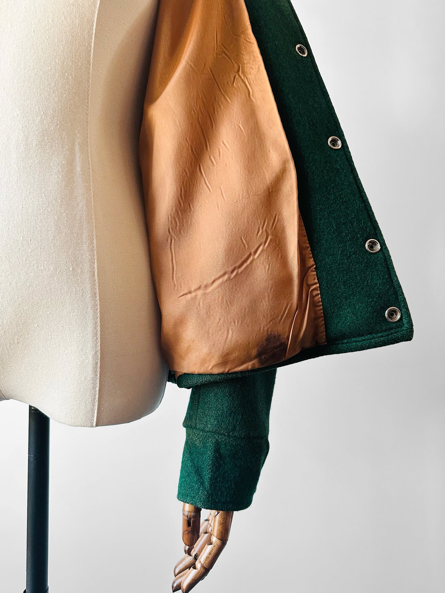 1970s - 1980s Hunter Green Embroidered Snap Button Canadian Armed Forces Patch Jacket