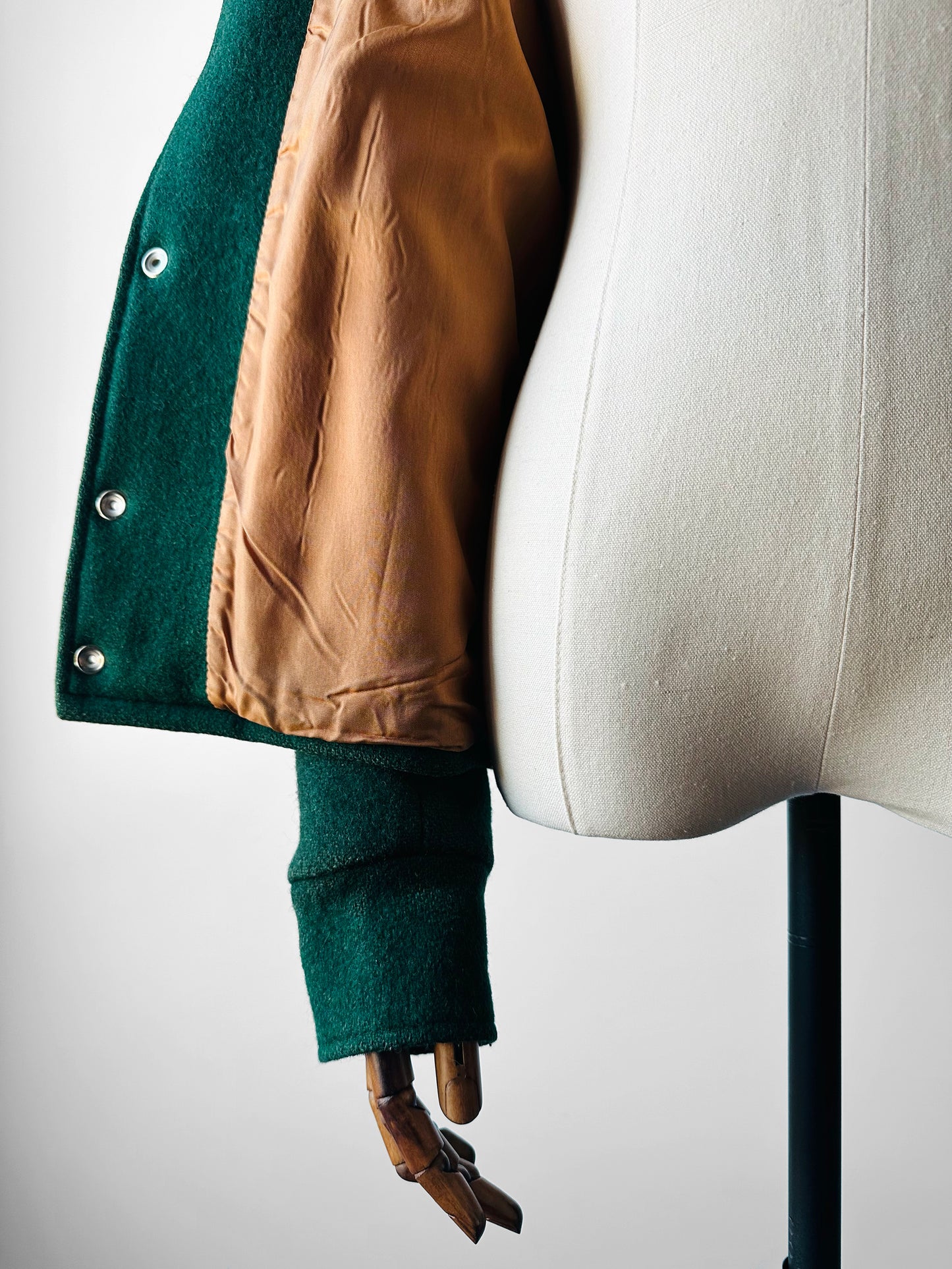 1970s - 1980s Hunter Green Embroidered Snap Button Canadian Armed Forces Patch Jacket