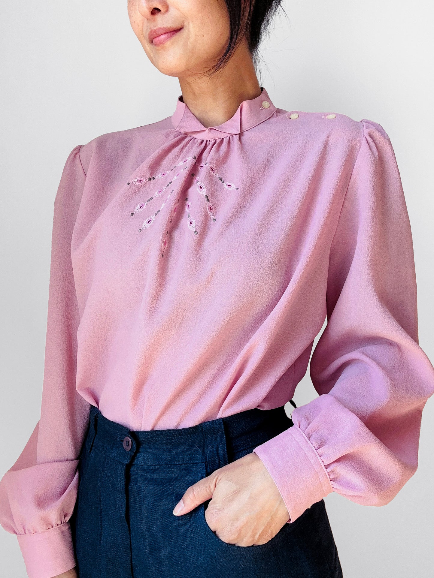 1960s Mauve Floral Embroidered Made in Italy Blouse  - Sz. S/M