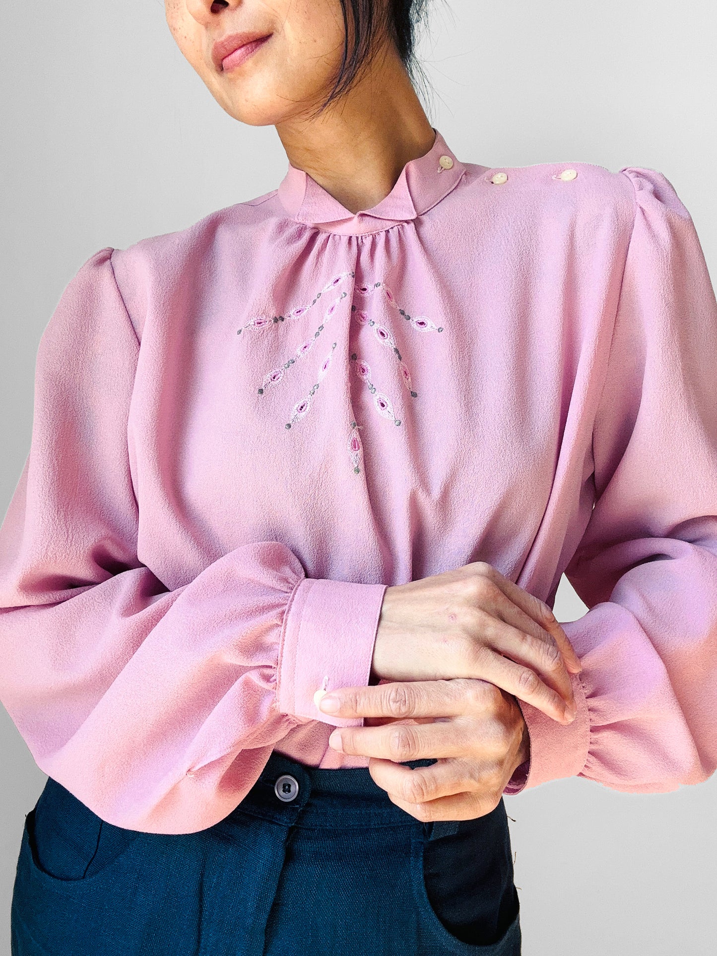 1960s Mauve Floral Embroidered Made in Italy Blouse  - Sz. S/M