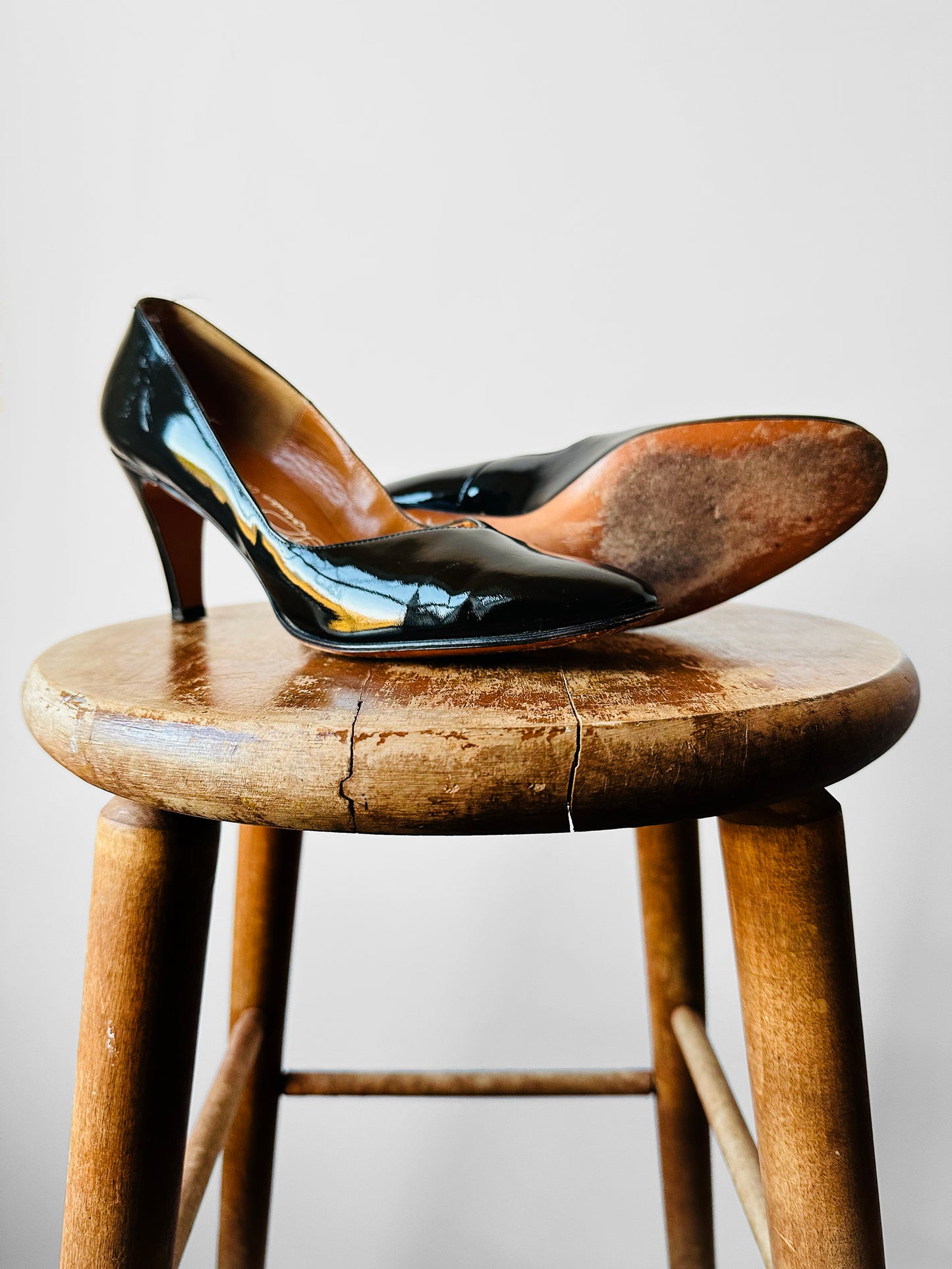 Mid to Late 20th Century Thomas Wallace Black Patent Leather Pump - Sz. 8.5-9