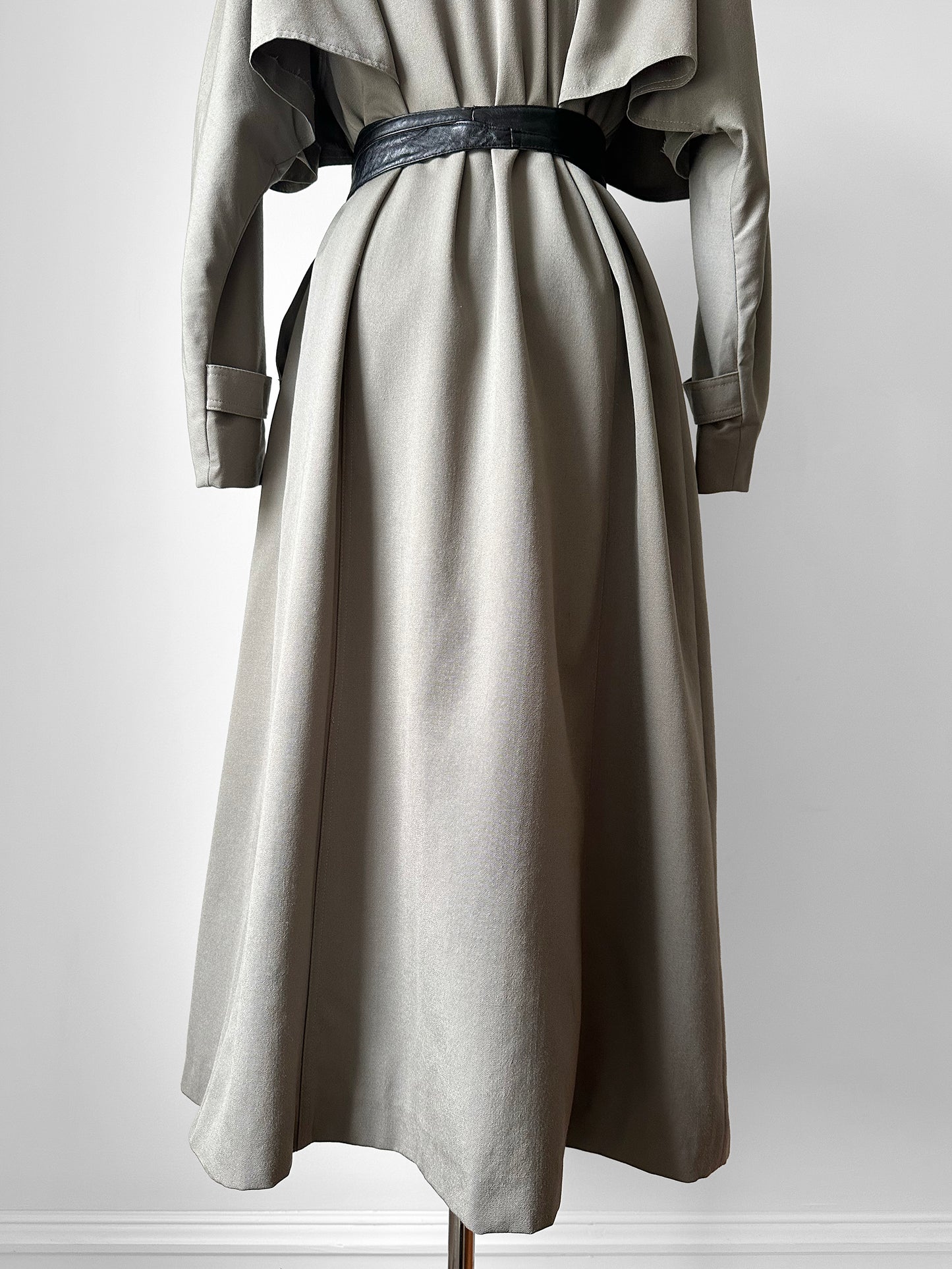 Vintage 1980s Classic Greige Wool Caped Trench Overcoat - Sz. S/M