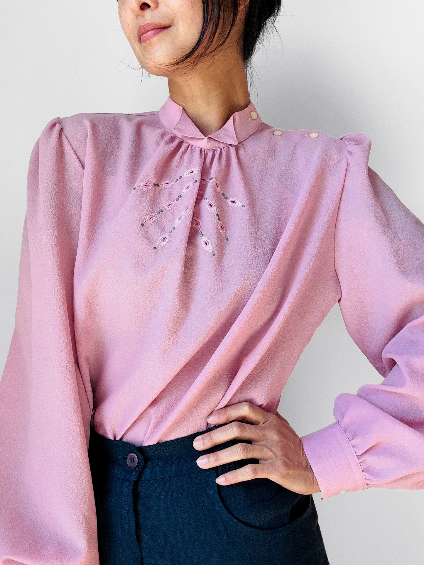 1960s Mauve Floral Embroidered Made in Italy Blouse  - Sz. S/M