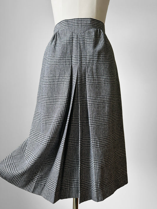 1980s Black and White Houndstooth A-line Inverted Pleat Skirt - Sz. Sm