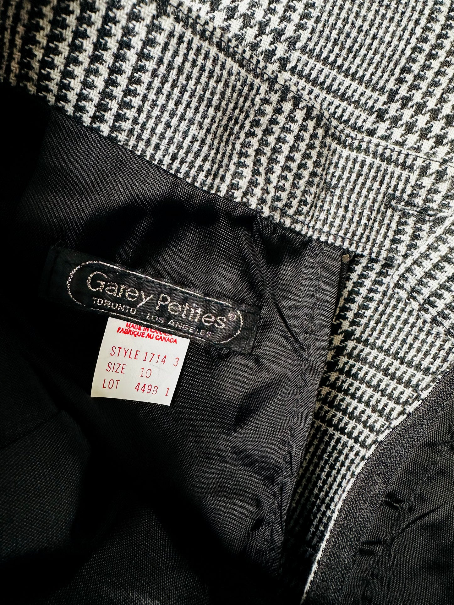 1980s Black and White Houndstooth A-line Inverted Pleat Skirt - Sz. Sm