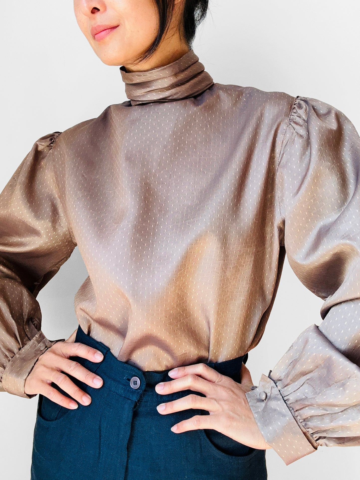 1980s Taupe Ruched Neck Dotted Metallic Blouse - Sz. M