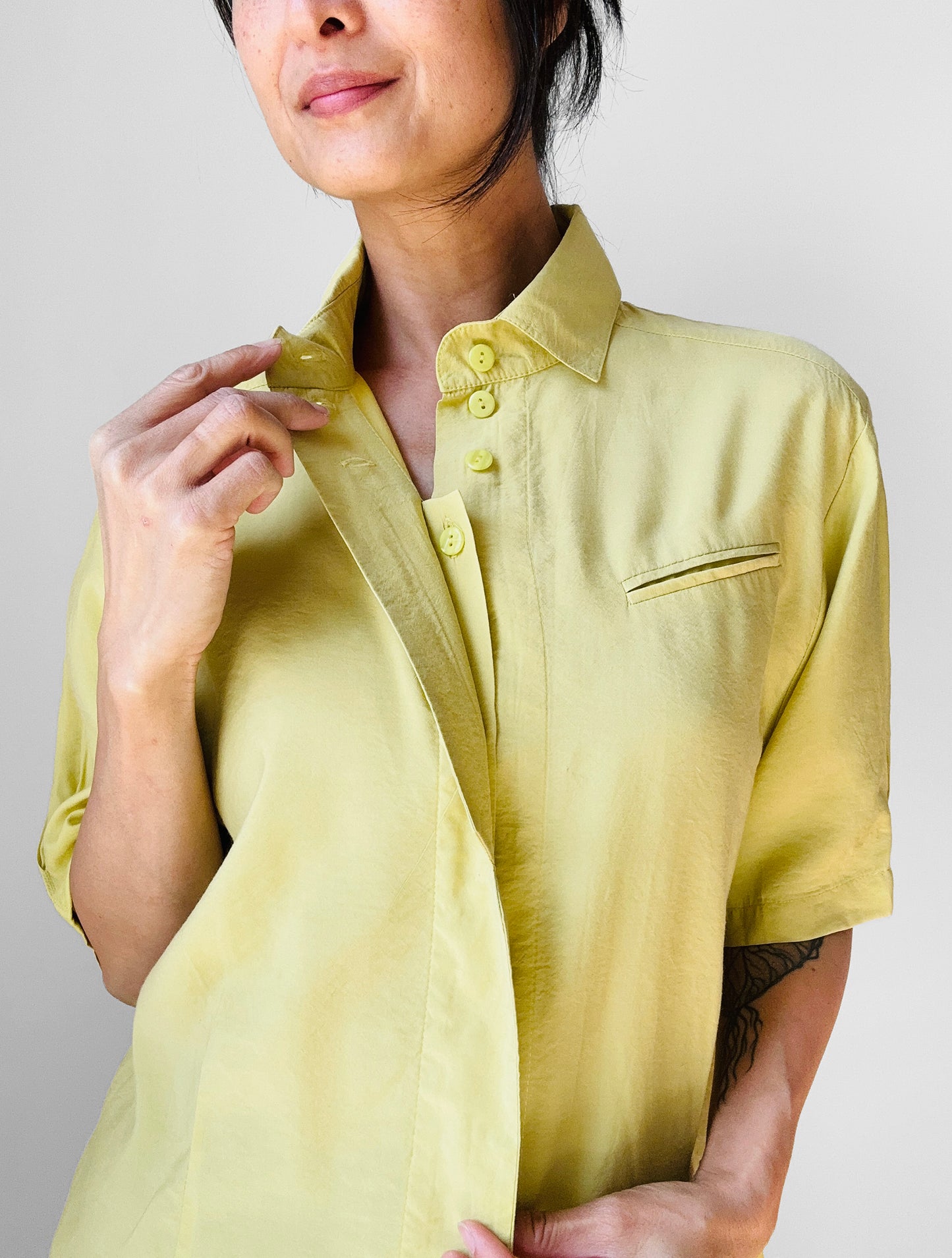1980s West Germany Pale Chartreuse Short Sleeve Collared Blouse  - Sz. M