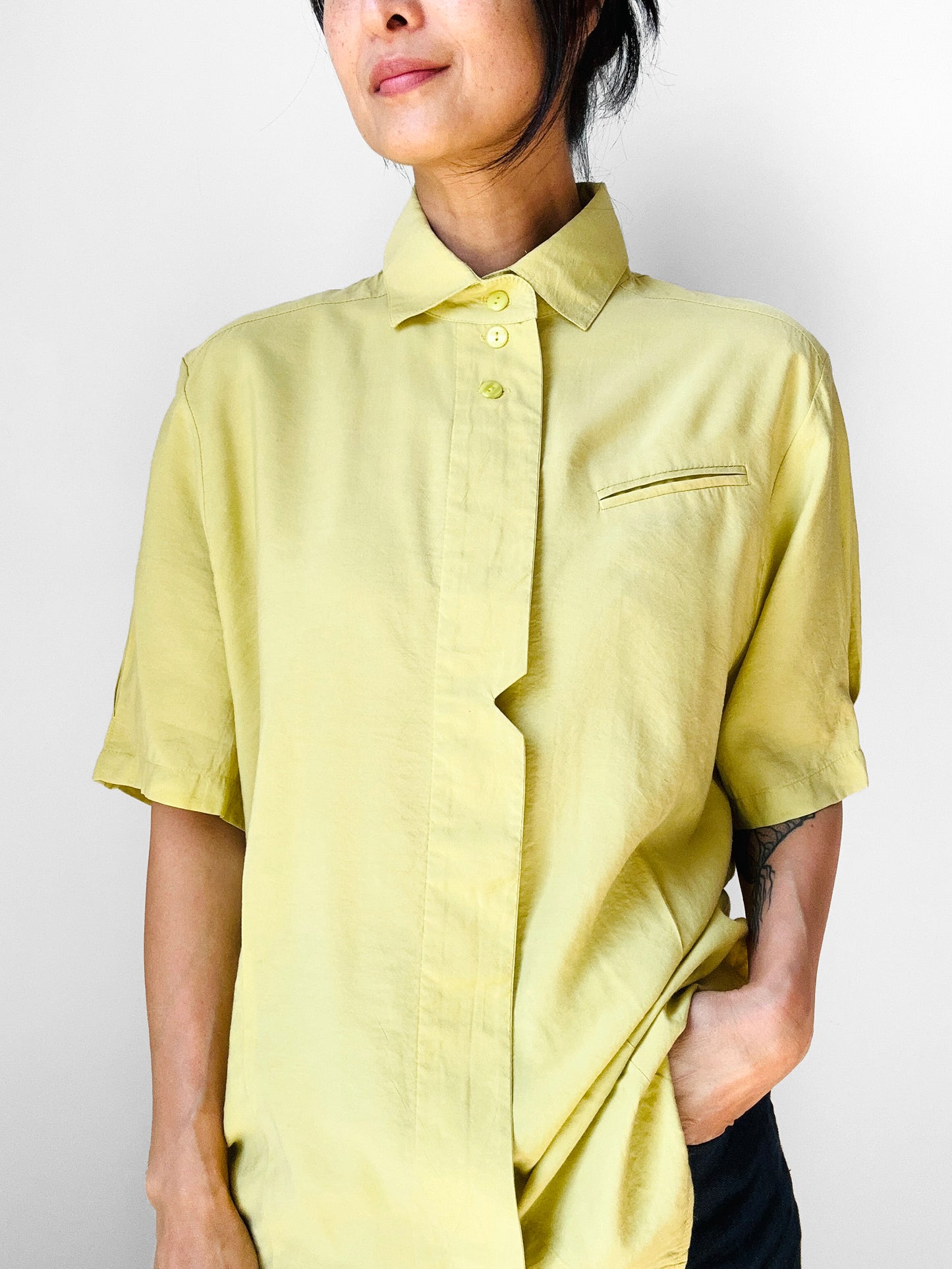 1980s West Germany Pale Chartreuse Short Sleeve Collared Blouse  - Sz. M