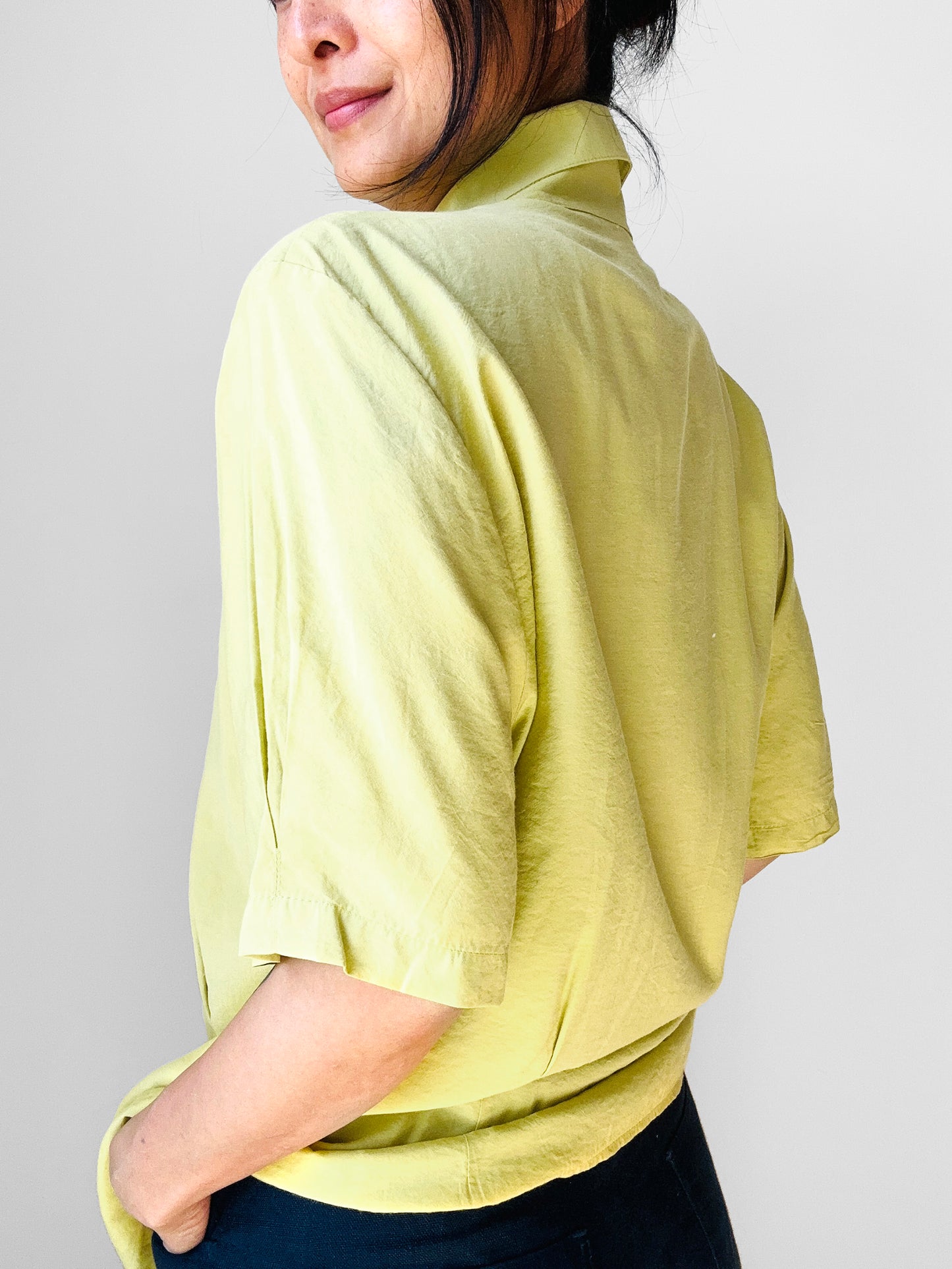 1980s West Germany Pale Chartreuse Short Sleeve Collared Blouse  - Sz. M