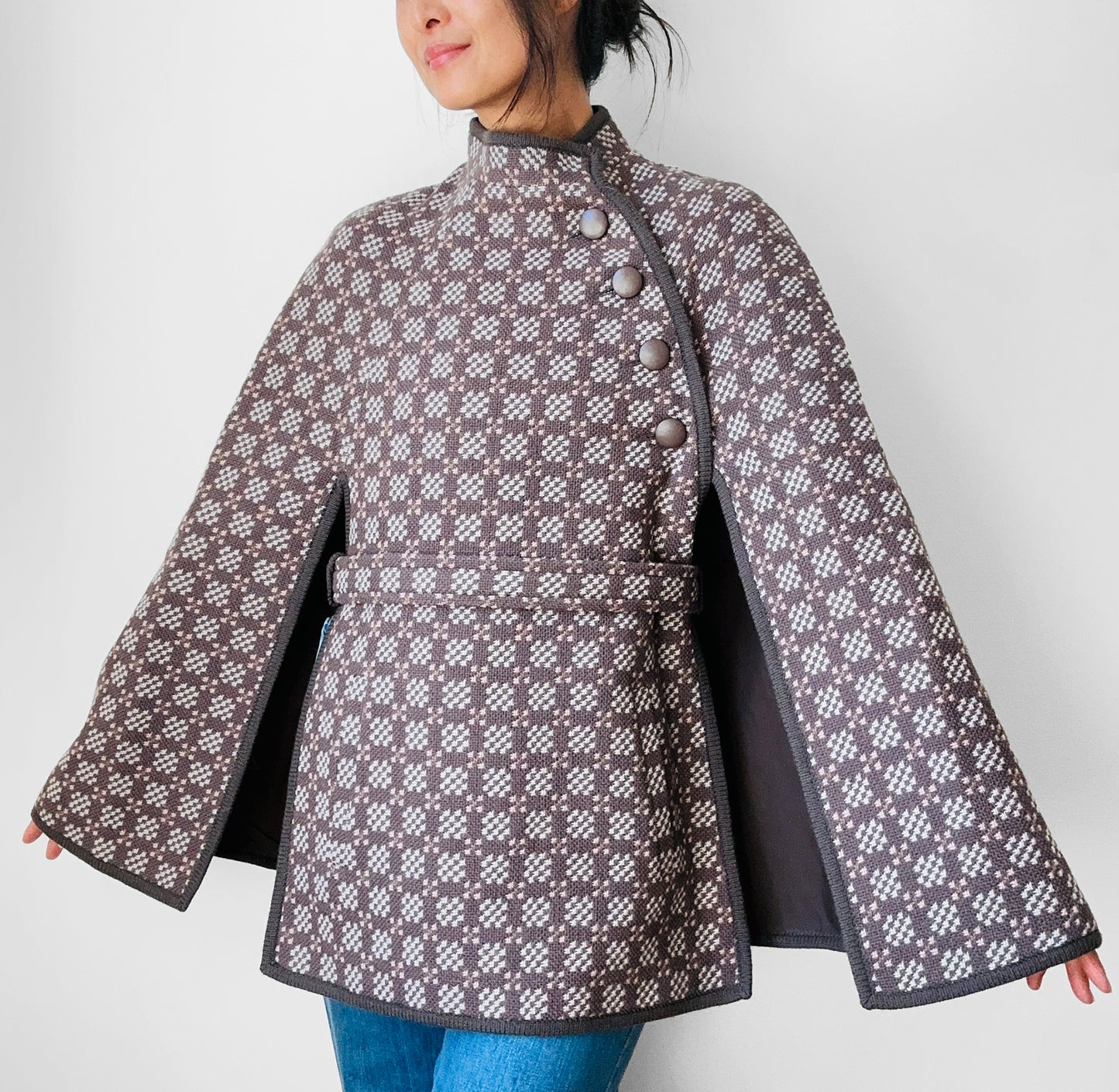 1960s - 1970s Taupe Welsh Wool Belted Patterned Tapestry Cape Jacket - Sz. S/M