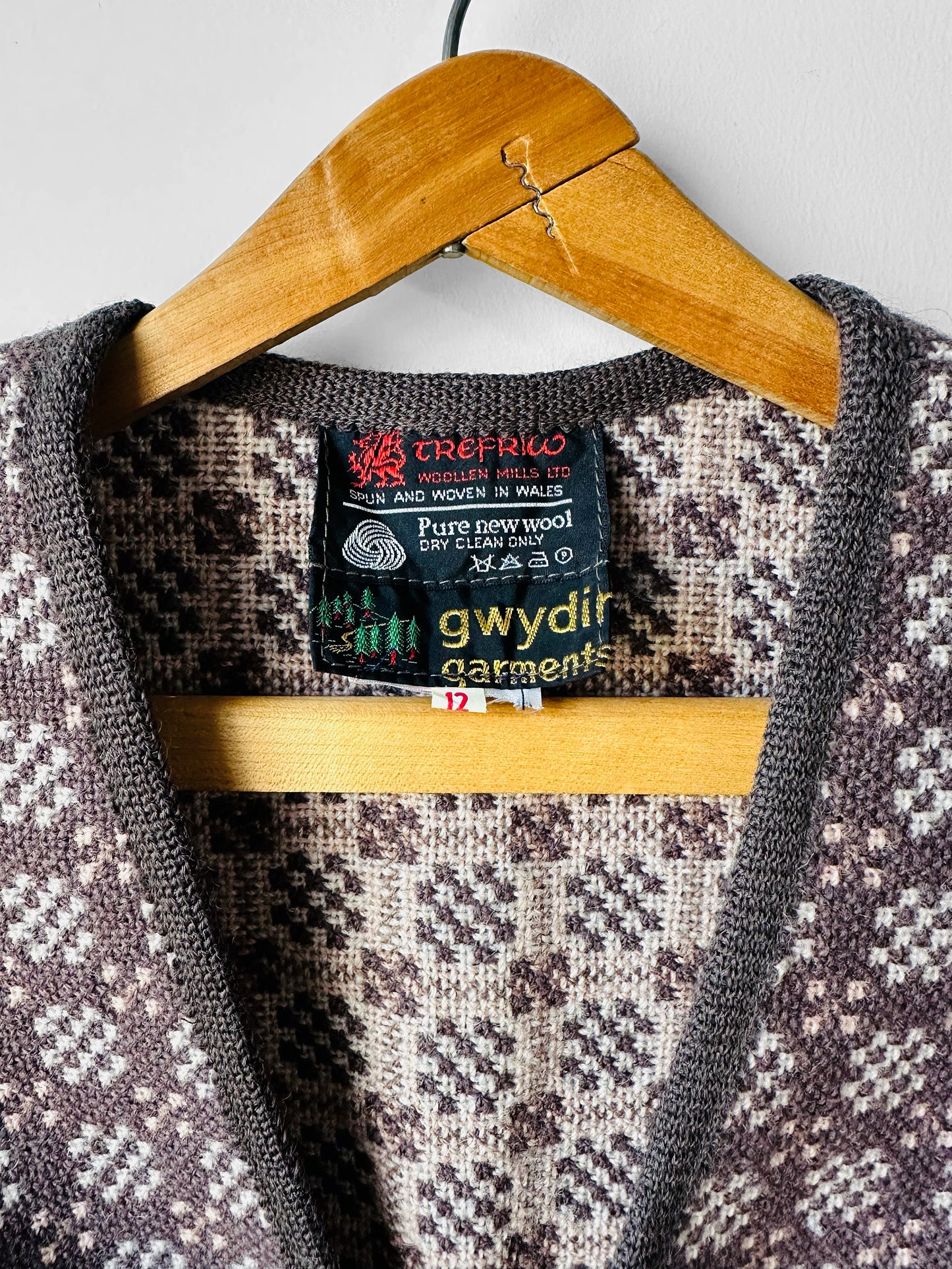 1960s - 1970s Taupe and Cream Welsh Woollen Suede Pocket Two-Piece Skirt and Vest Set