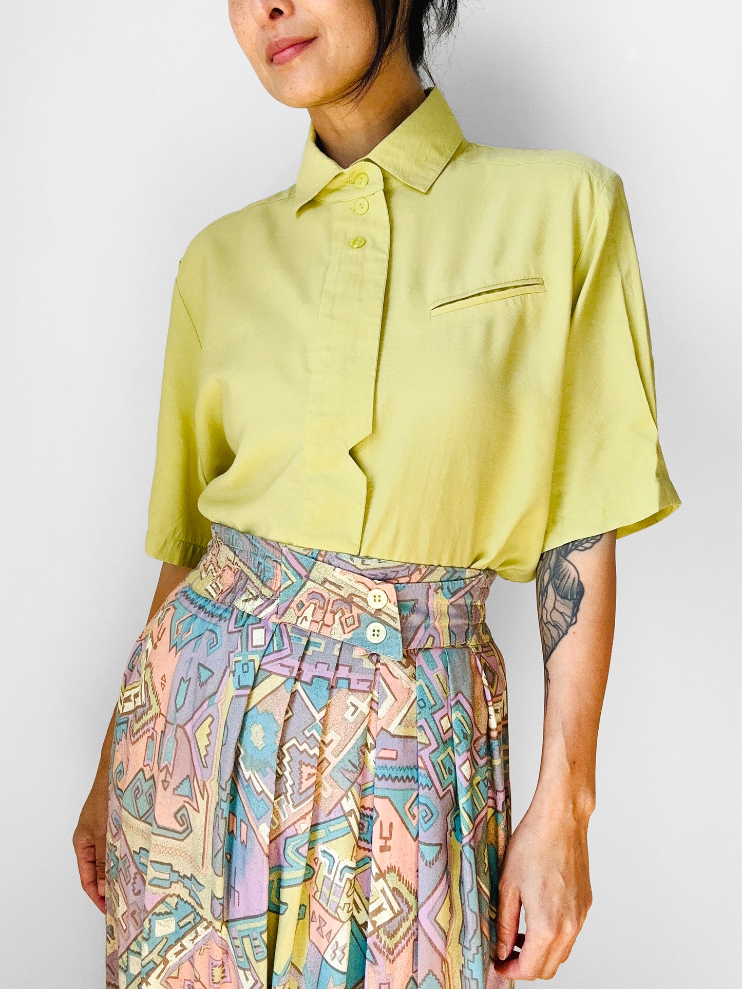 1980s West Germany Pale Chartreuse Short Sleeve Collared Blouse  - Sz. M