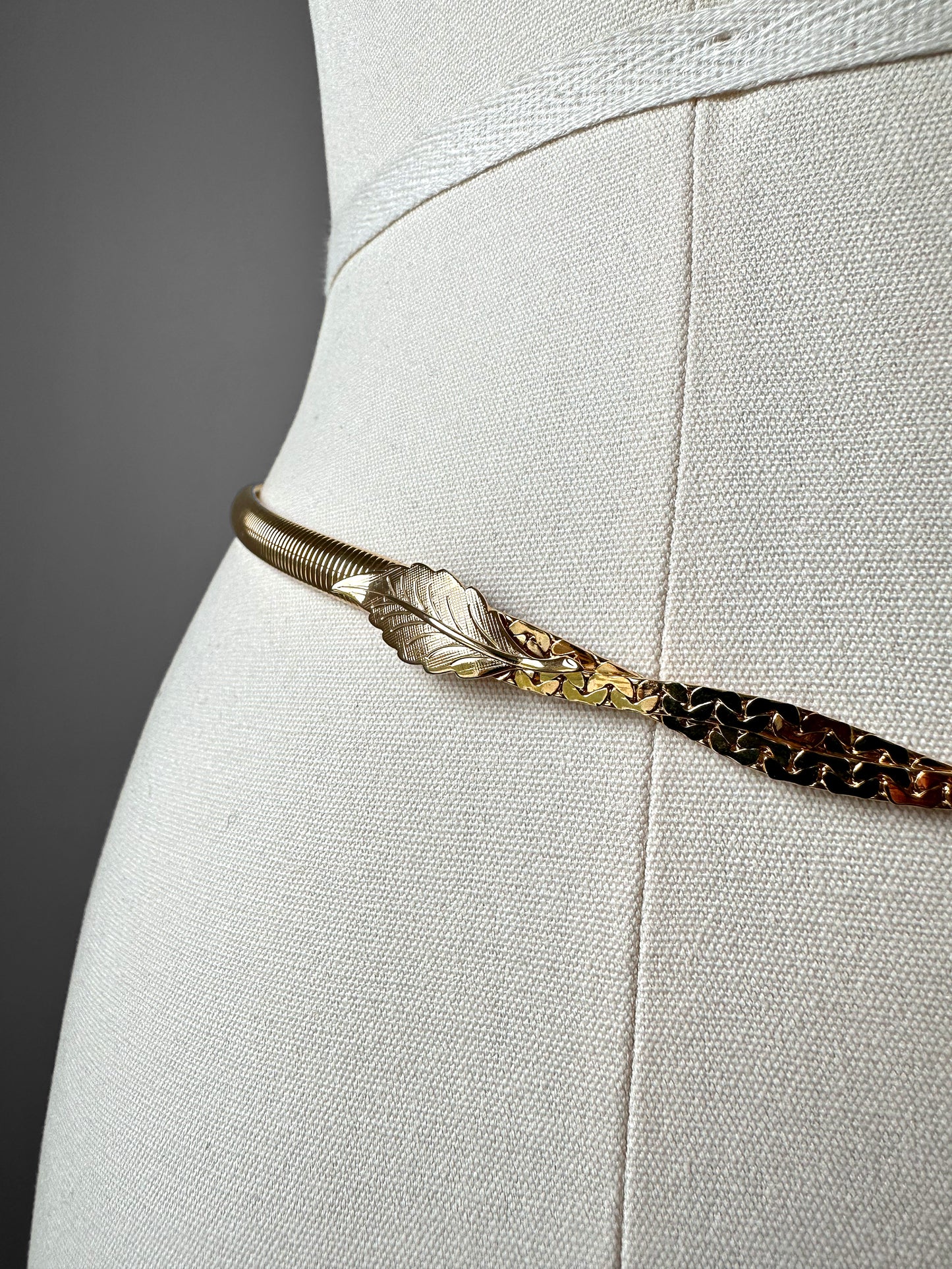 1980s Gold Leaf Belt - Sz. 28 - 30