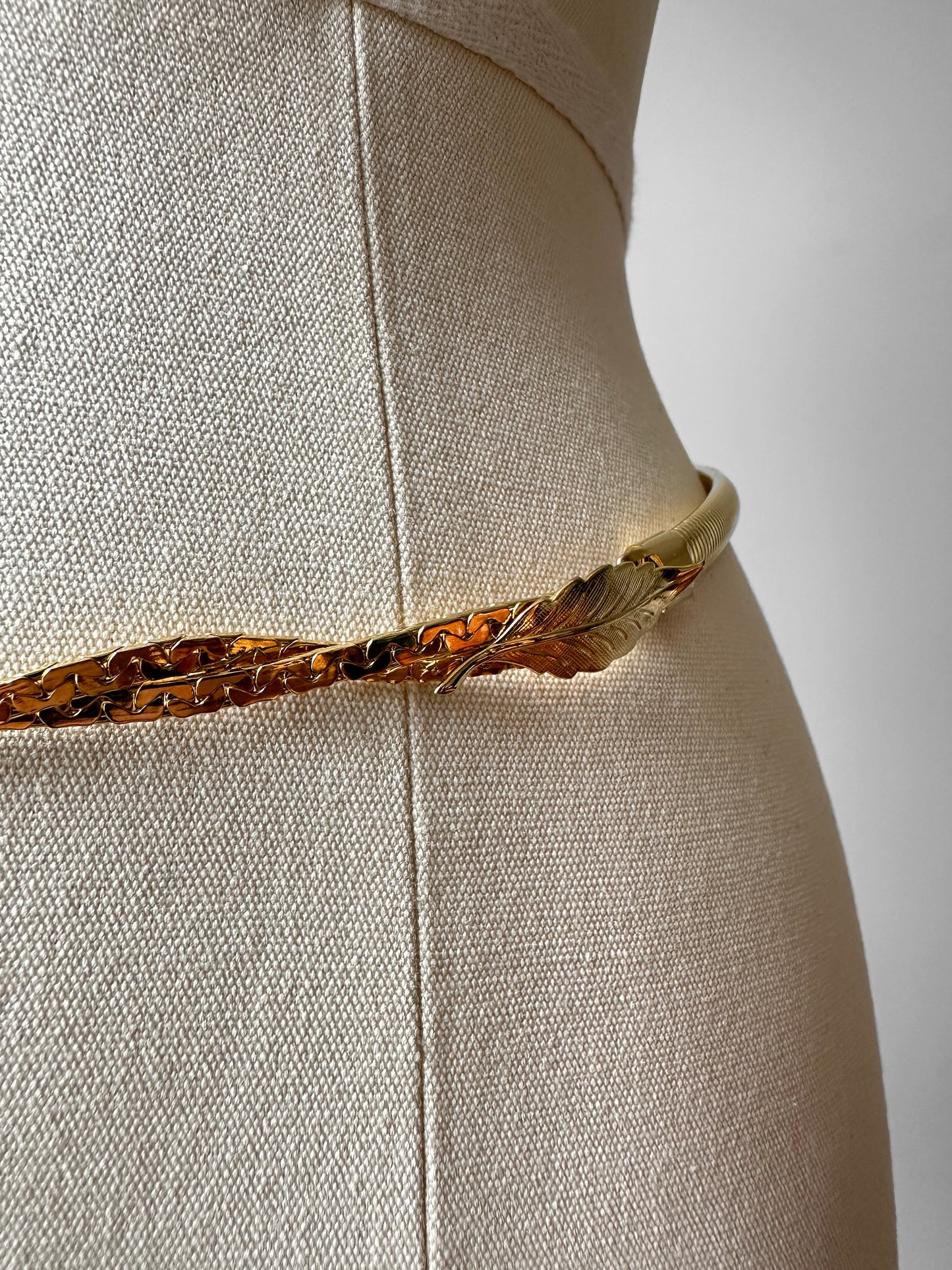 1980s Gold Leaf Belt - Sz. 28 - 30