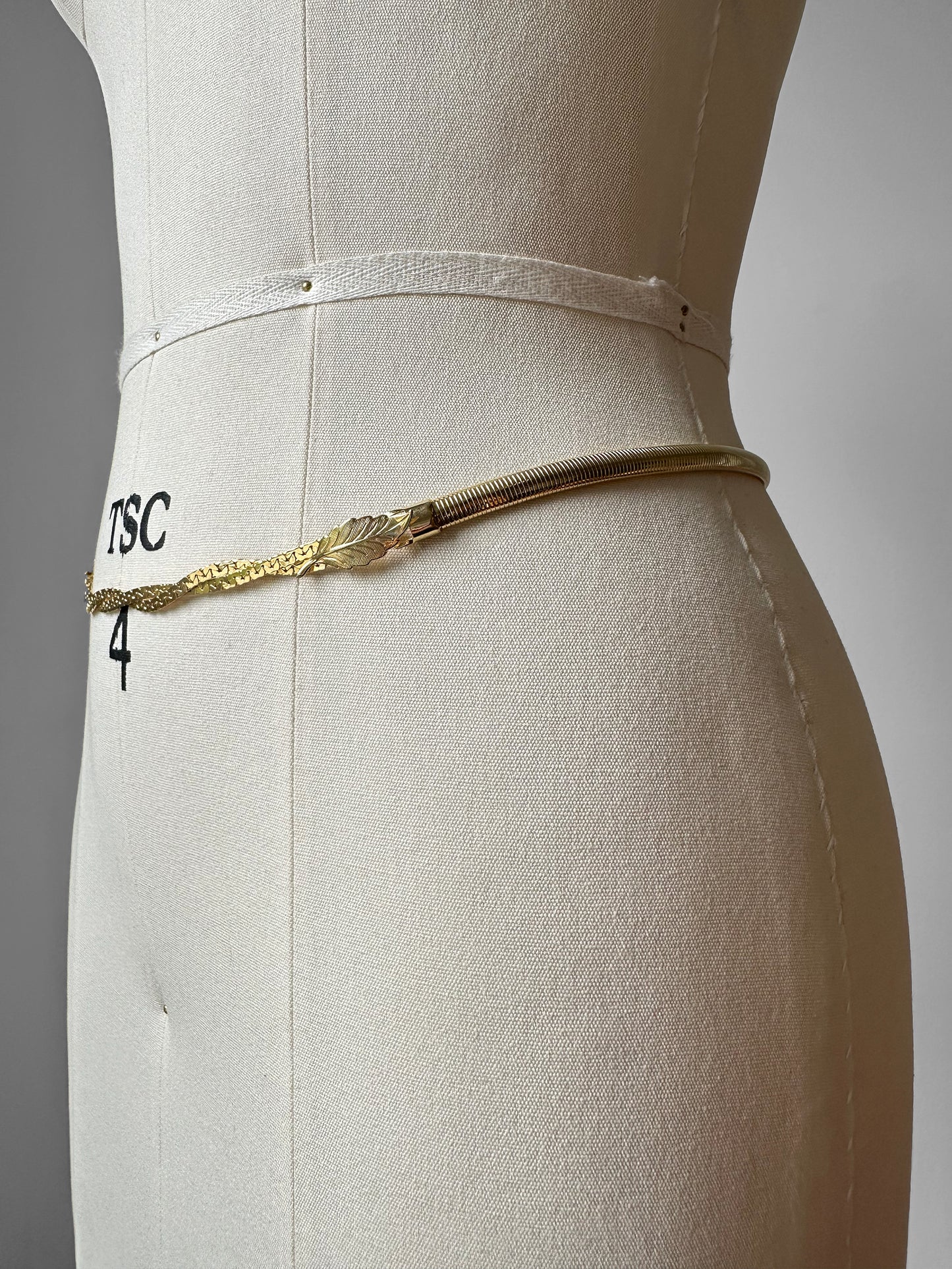 1980s Gold Leaf Belt - Sz. 28 - 30