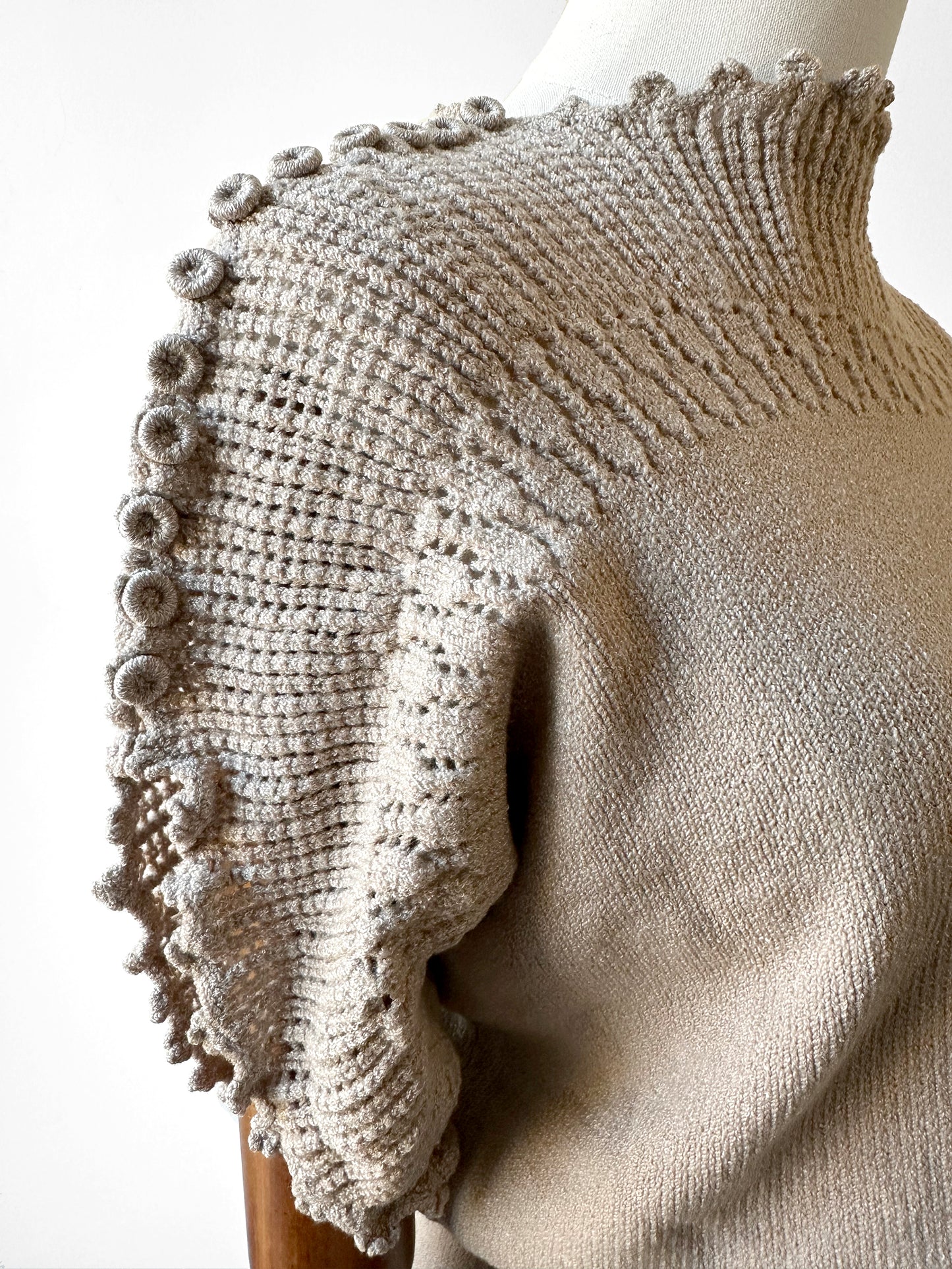 1970s Grey Beige Knit Button Detail Midi-Length Dress - Sz. S/M