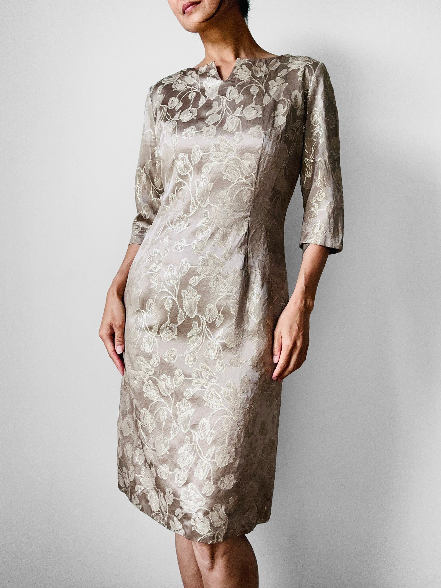 1960s Champagne Floral Shimmery Zip Back Floral Dress - Sz. Sm