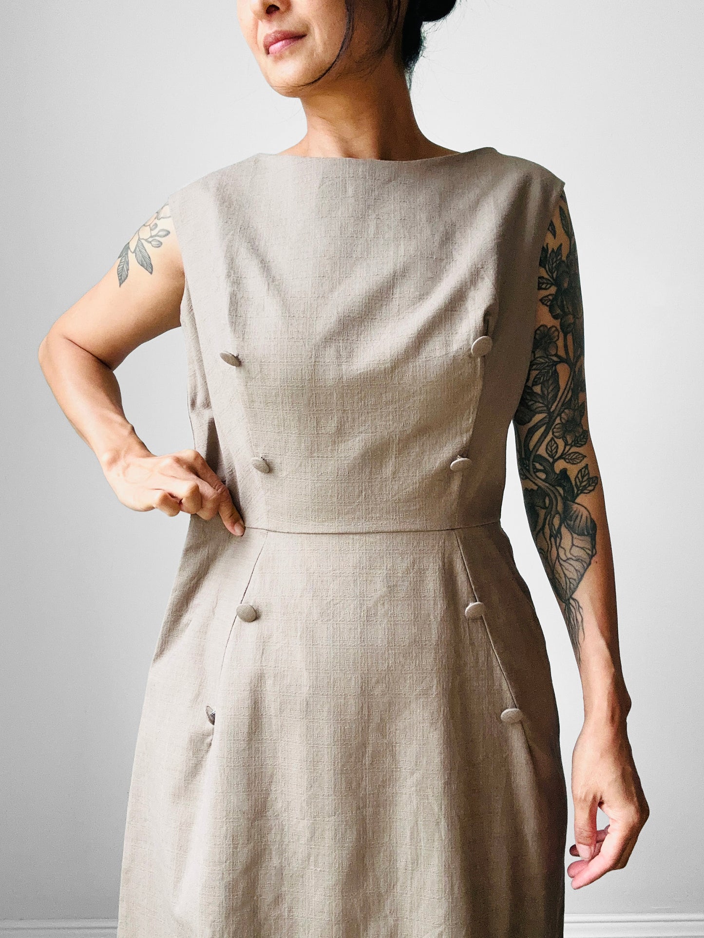 1960s Greige Zip Back Little Devil Button Detail Dress - Sz. M