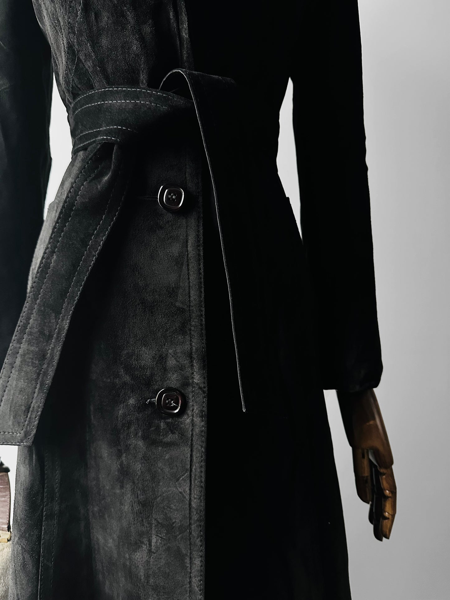 1970s Black Suede Belted Trench coat with Fur Collar and Quilted Lining - Sz. XXS/XS