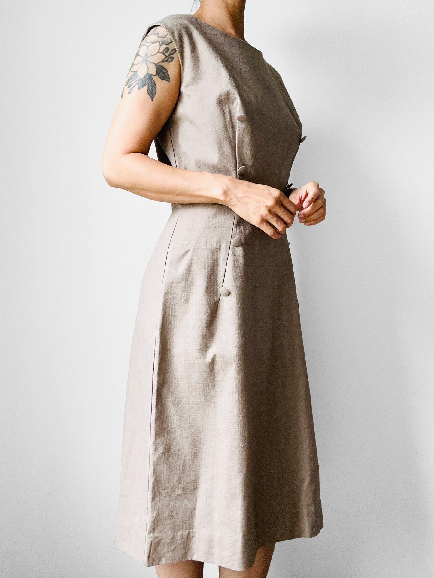 1960s Greige Zip Back Little Devil Button Detail Dress - Sz. M