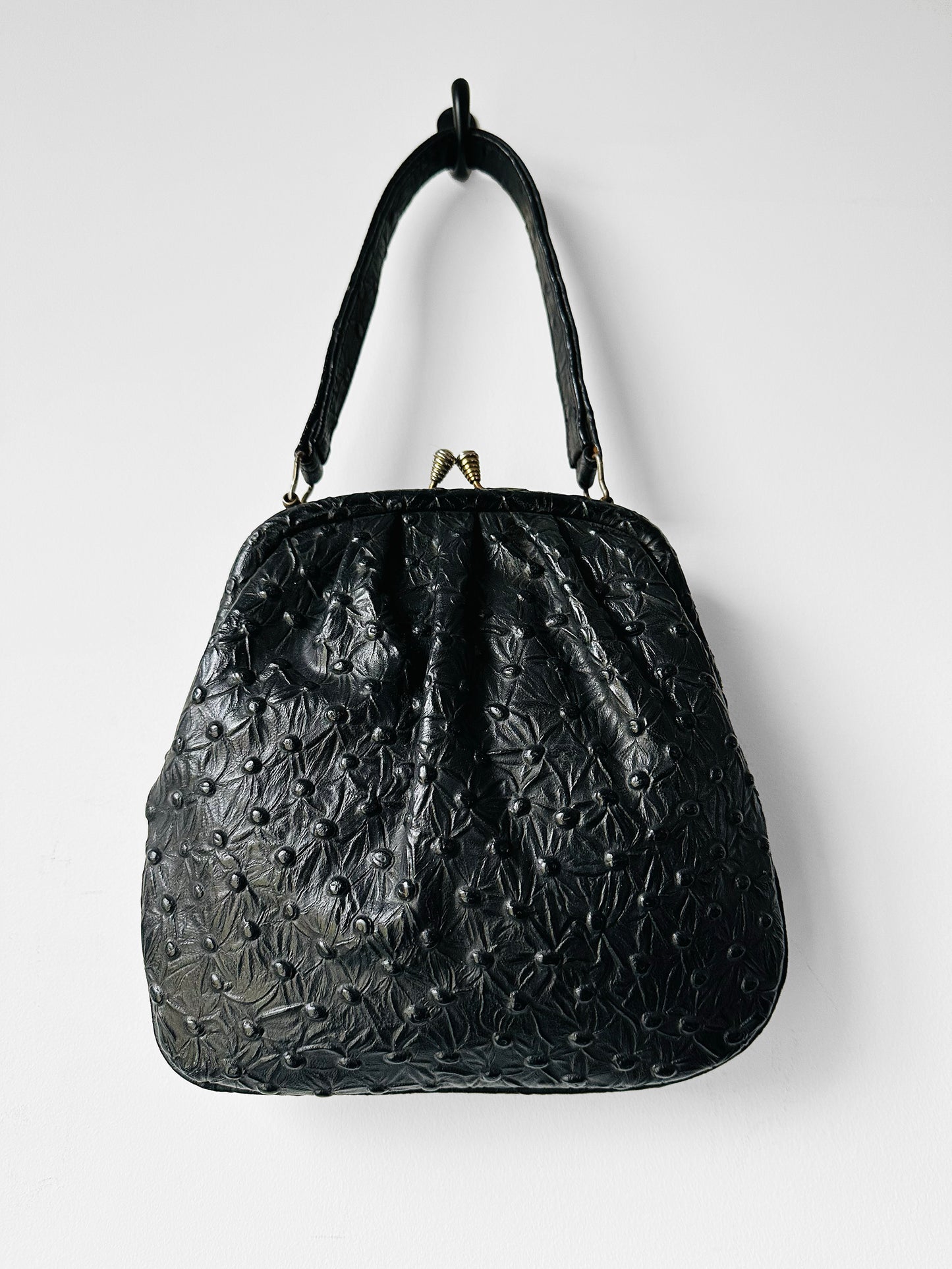 1950s Mid-Century Black Embossed Stippled Leather Kiss-Lock Handbag