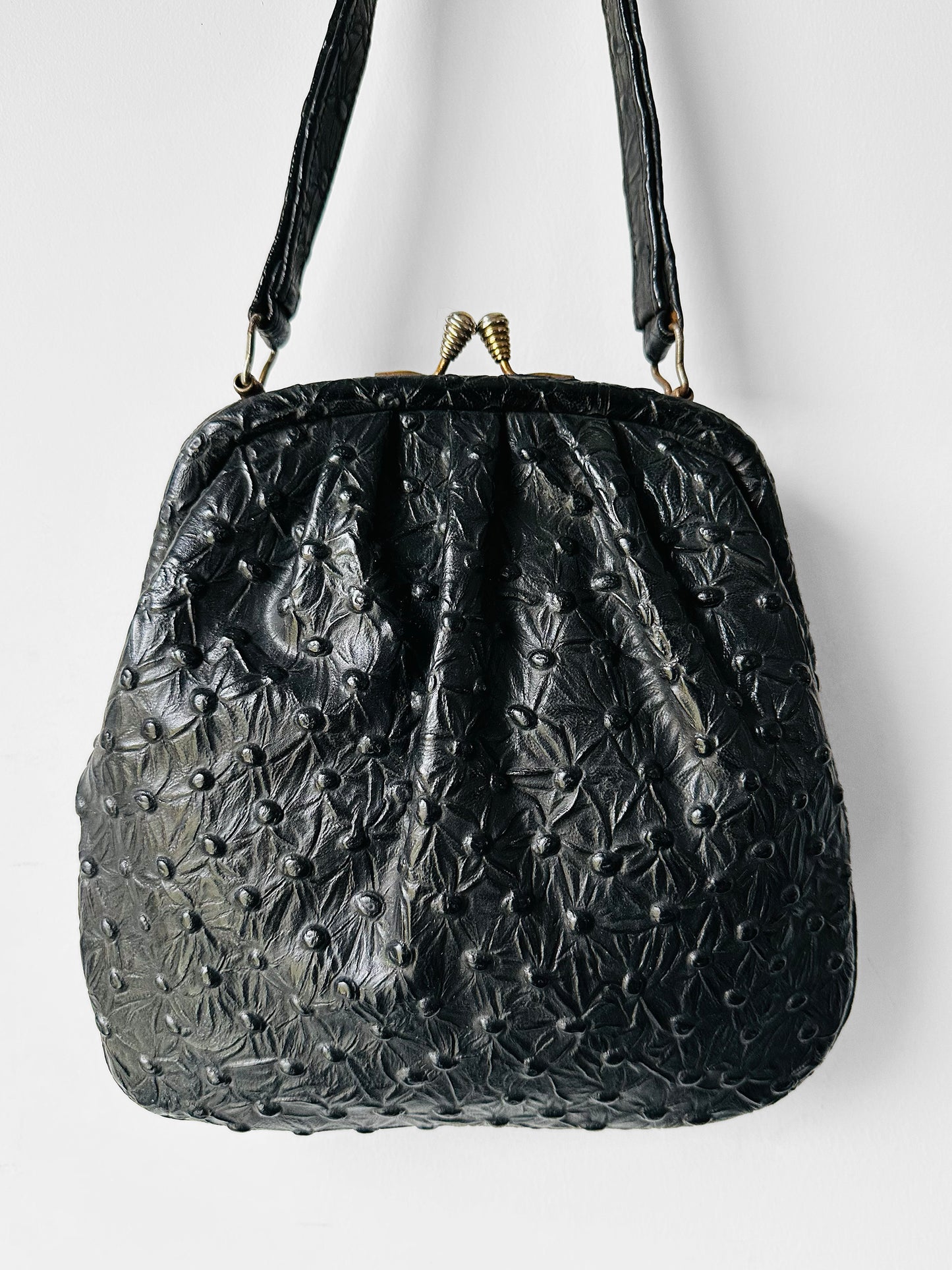 1950s Mid-Century Black Embossed Stippled Leather Kiss-Lock Handbag